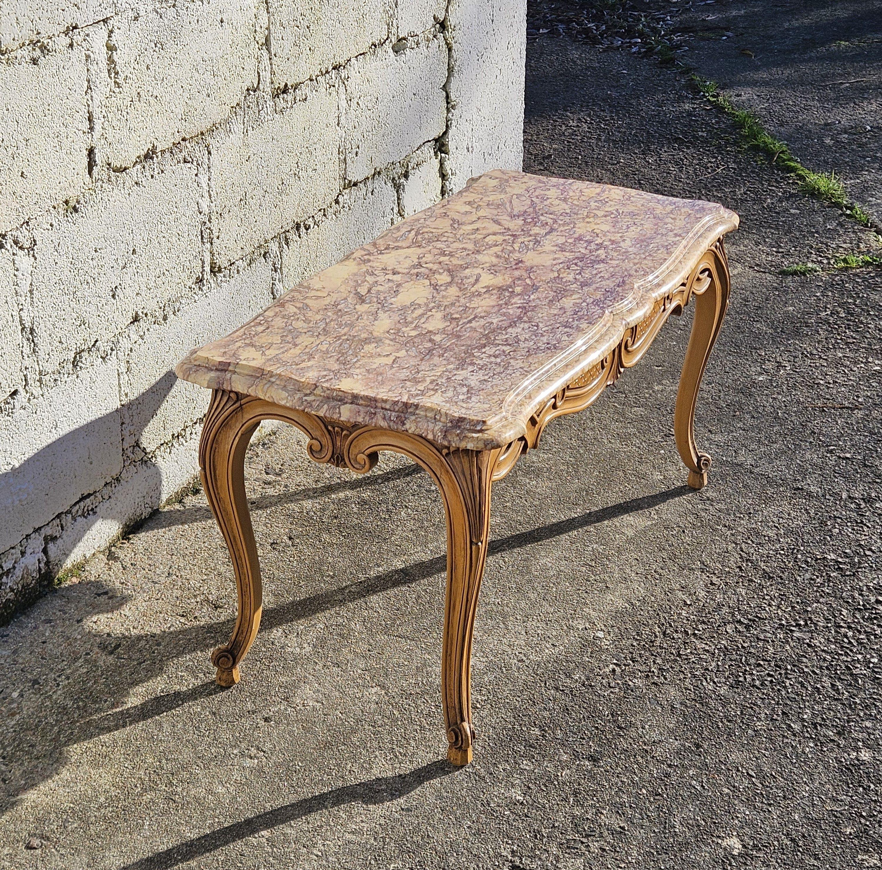 Mesa de centro de mármol vintage-Mesa de cóctel de madera y mármol-Estilo Luis XV-60s Tallado a mano en venta