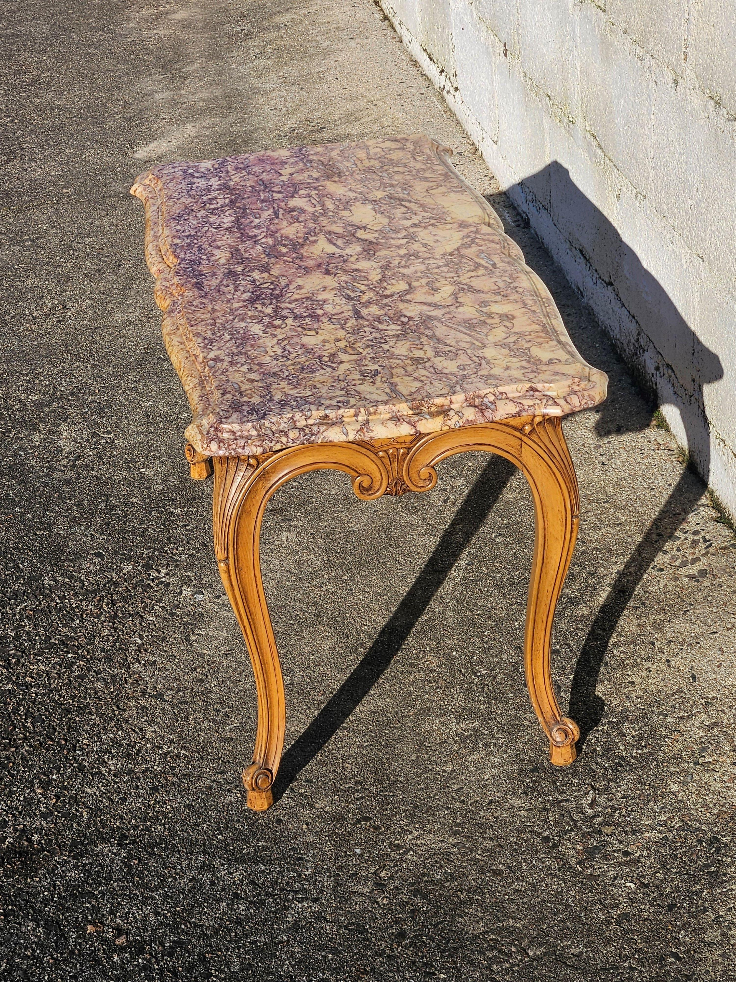 Mesa de centro de mármol vintage-Mesa de cóctel de madera y mármol-Estilo Luis XV-60s mediados del siglo XX en venta