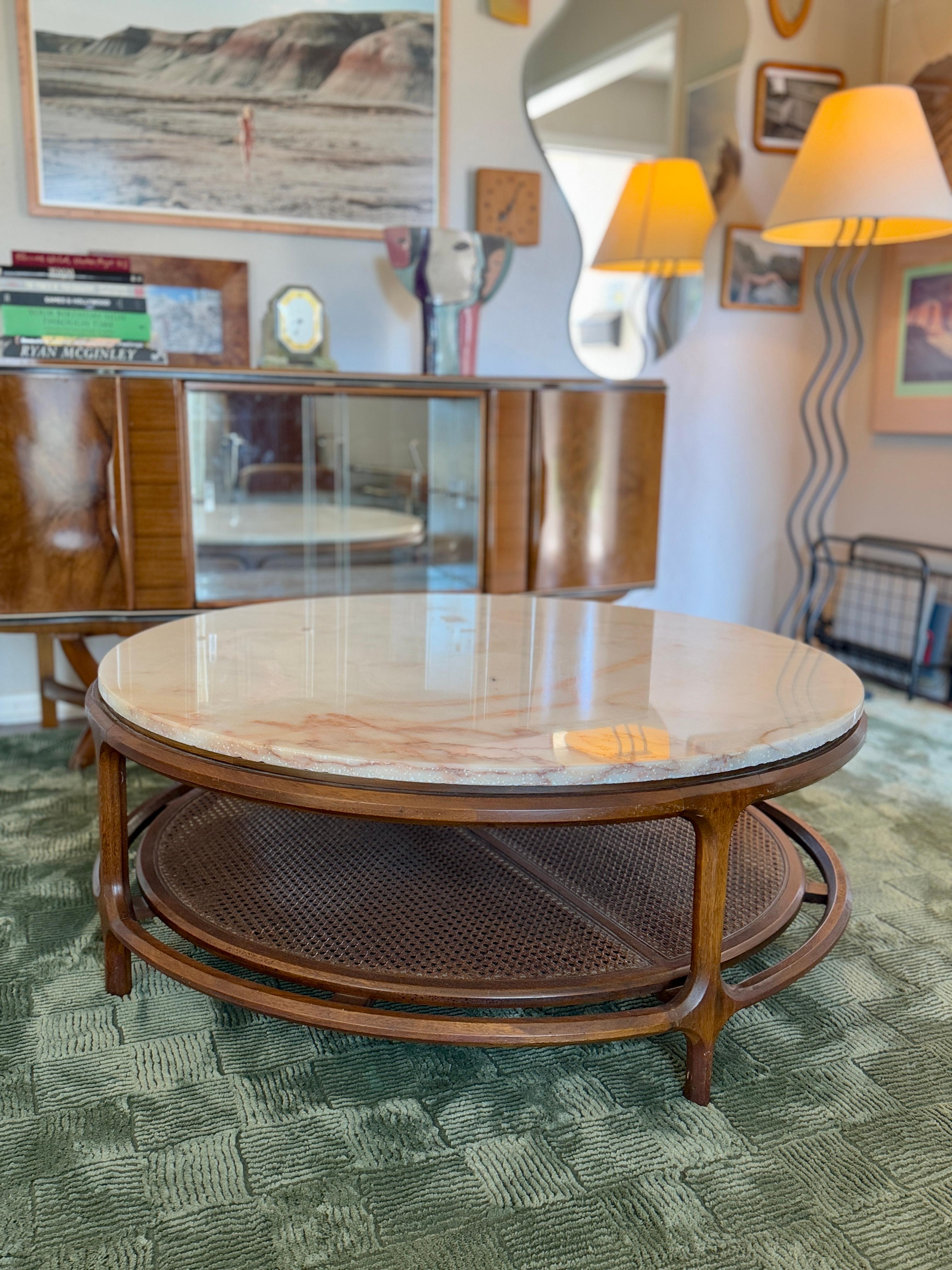 Vintage marble coffee table made by Gordon’s Inc. fine furniture, in Tennessee In Good Condition In Houston, TX