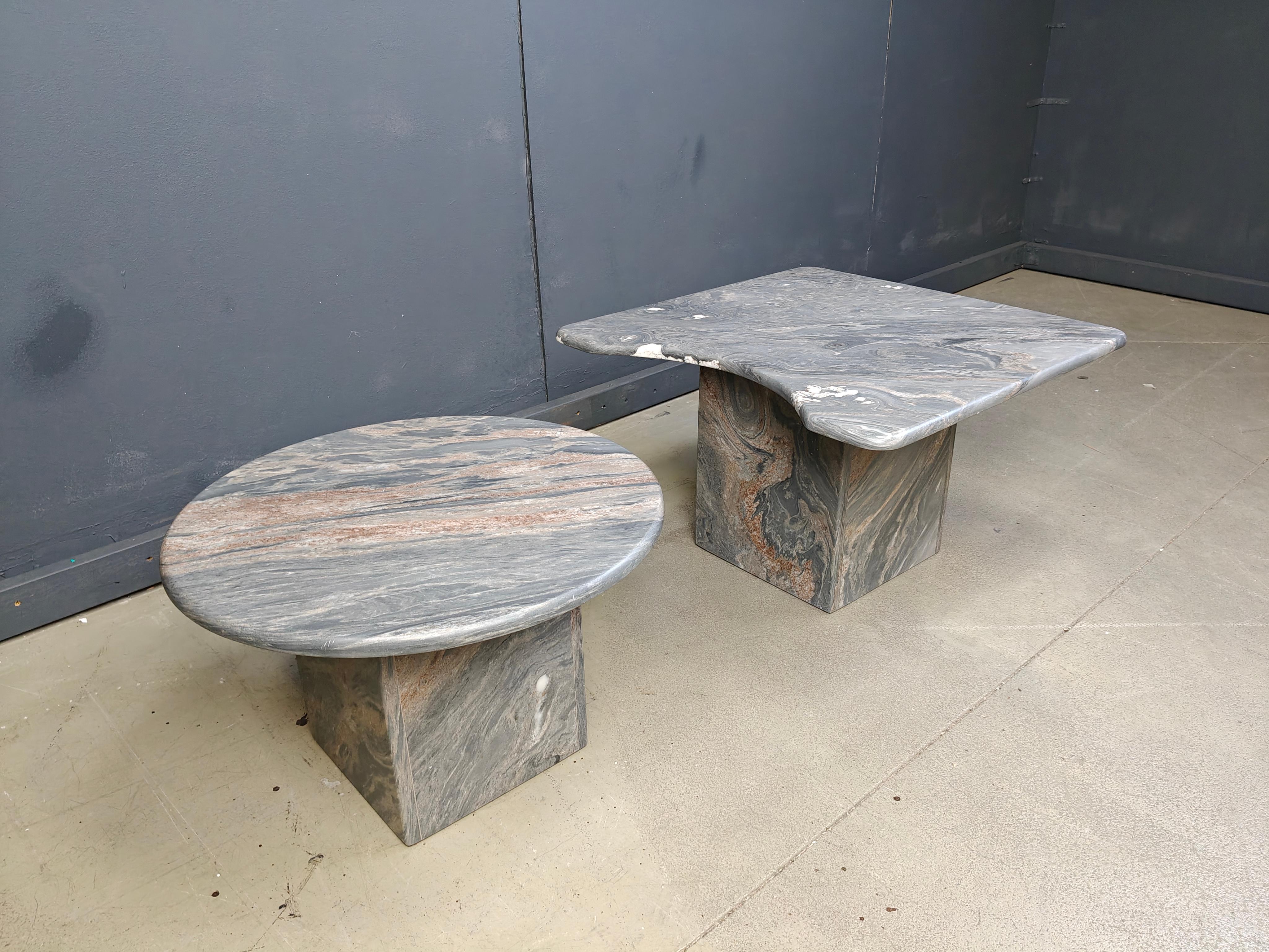 Set of 2 italian marble coffee tables.

Beautifully shaped and georgeous naturally veined marble.

1970s - Italy

Very good condition

Dimensions:
Height: 38cm 43cm
Width: 60cm 70cm
Depth: 60cm 70cm

Ref.: 25072202

*All images are always part of