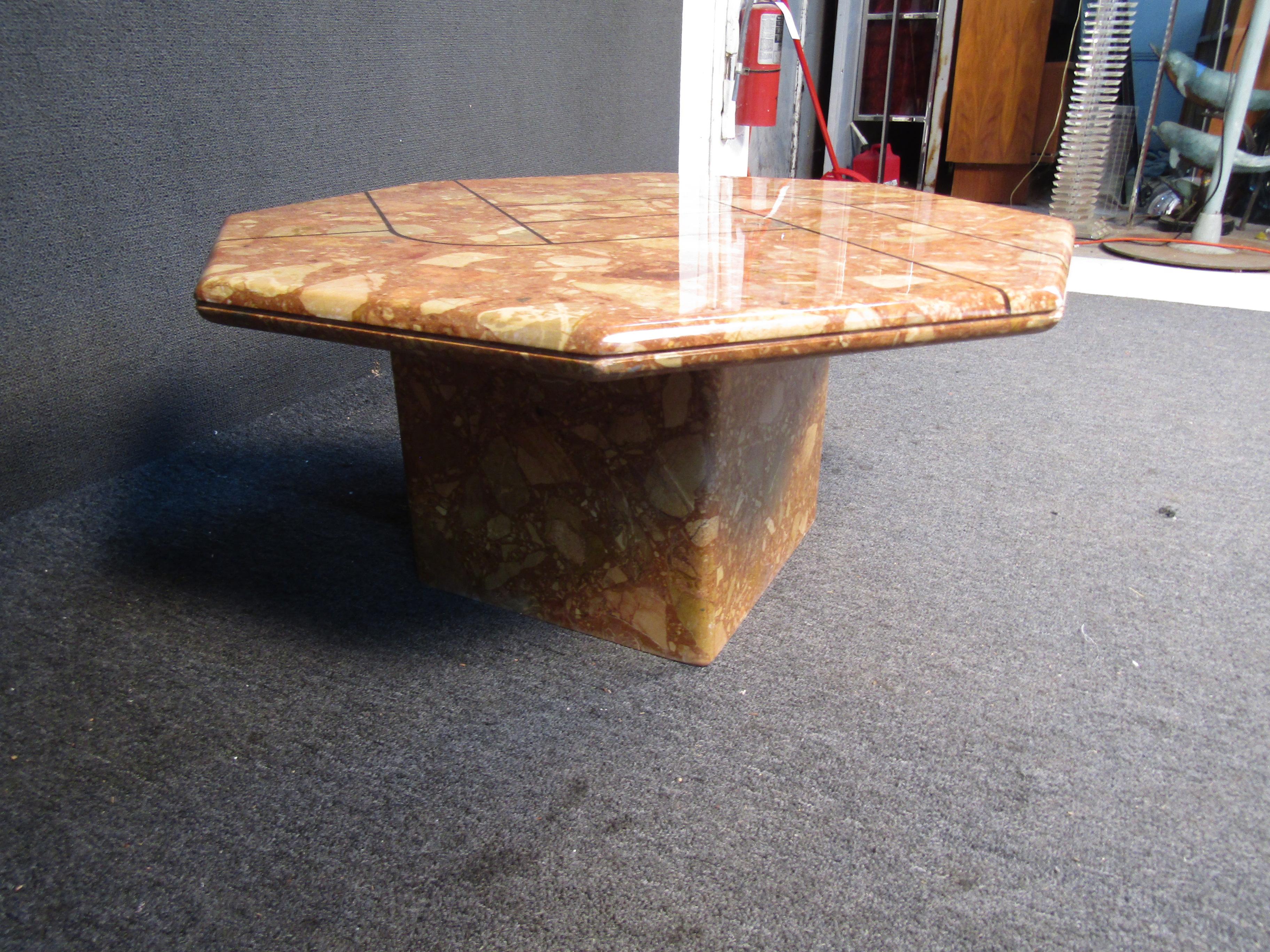 Vintage Marble End Table In Good Condition For Sale In Brooklyn, NY