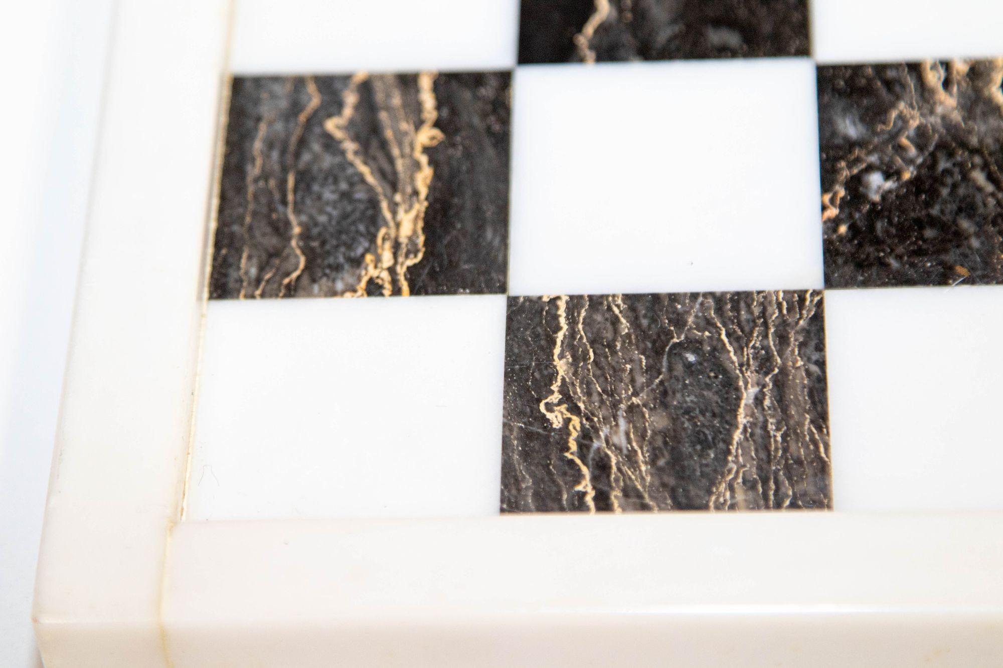 Großes Schachset aus Marmor mit handgeschnitzten türkisfarbenen Onyxteilen im Angebot 8
