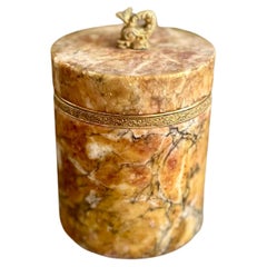 Boîte à couvercle en marbre vintage avec accents en laiton et poignée en forme de dauphin