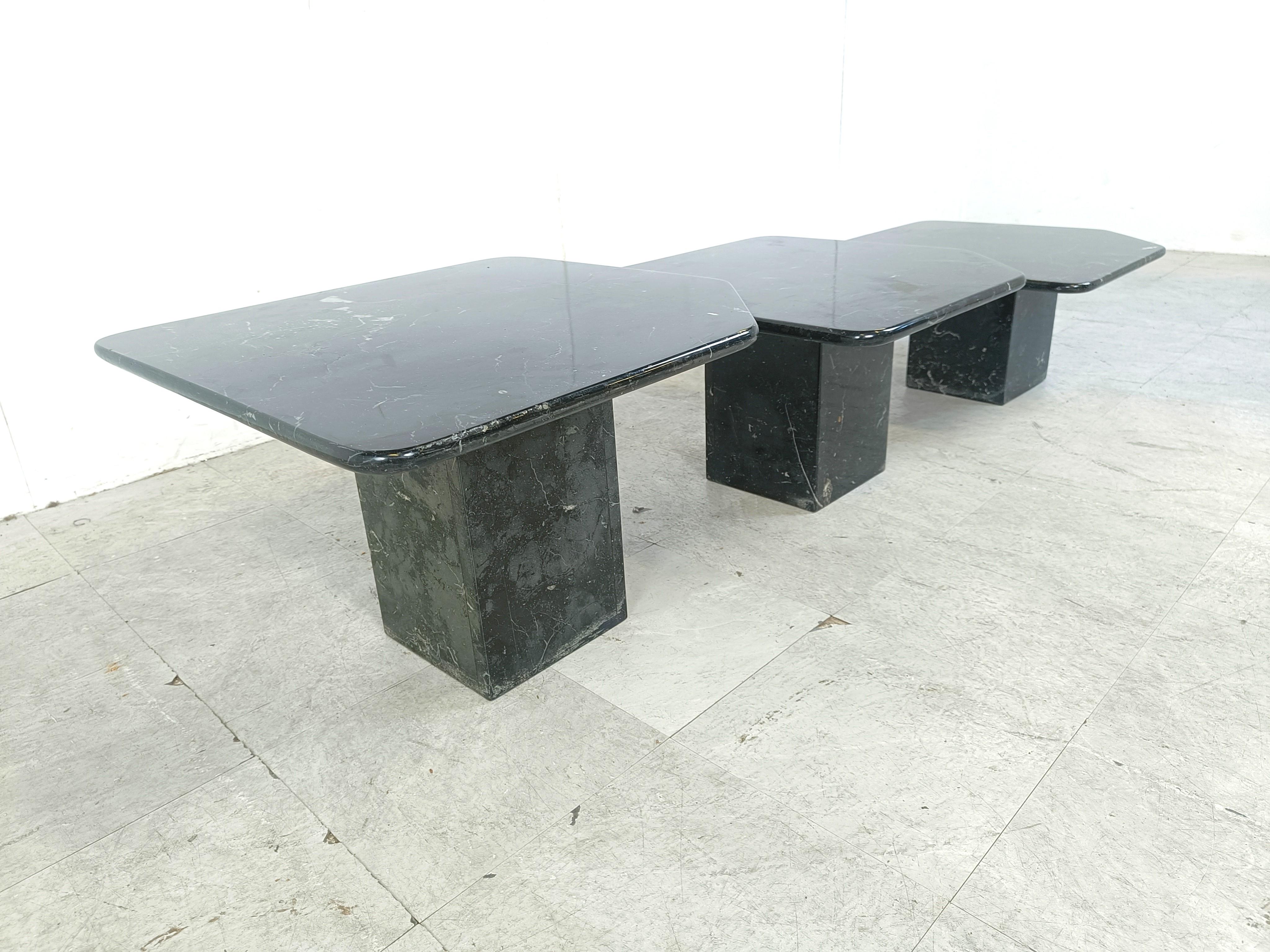 Set of 1970s italian marble nesting tables or side tables.

The tables can be set up in different compositions. Timeless items.

Beautiful colour and natural vaining.

Very good condition

1970s - italy

Dimensions:
Largest table
Height: 40cm
Width