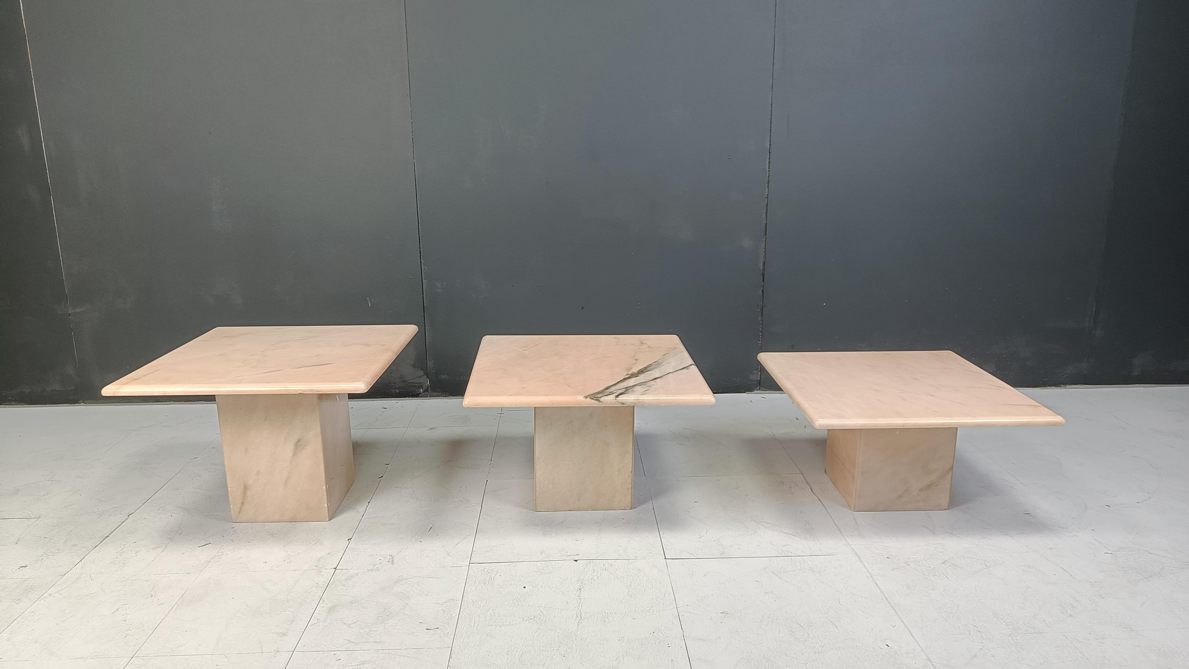 Mid-Century Modern Tables gigognes ou tables d'appoint vintage en marbre, années 1970 en vente