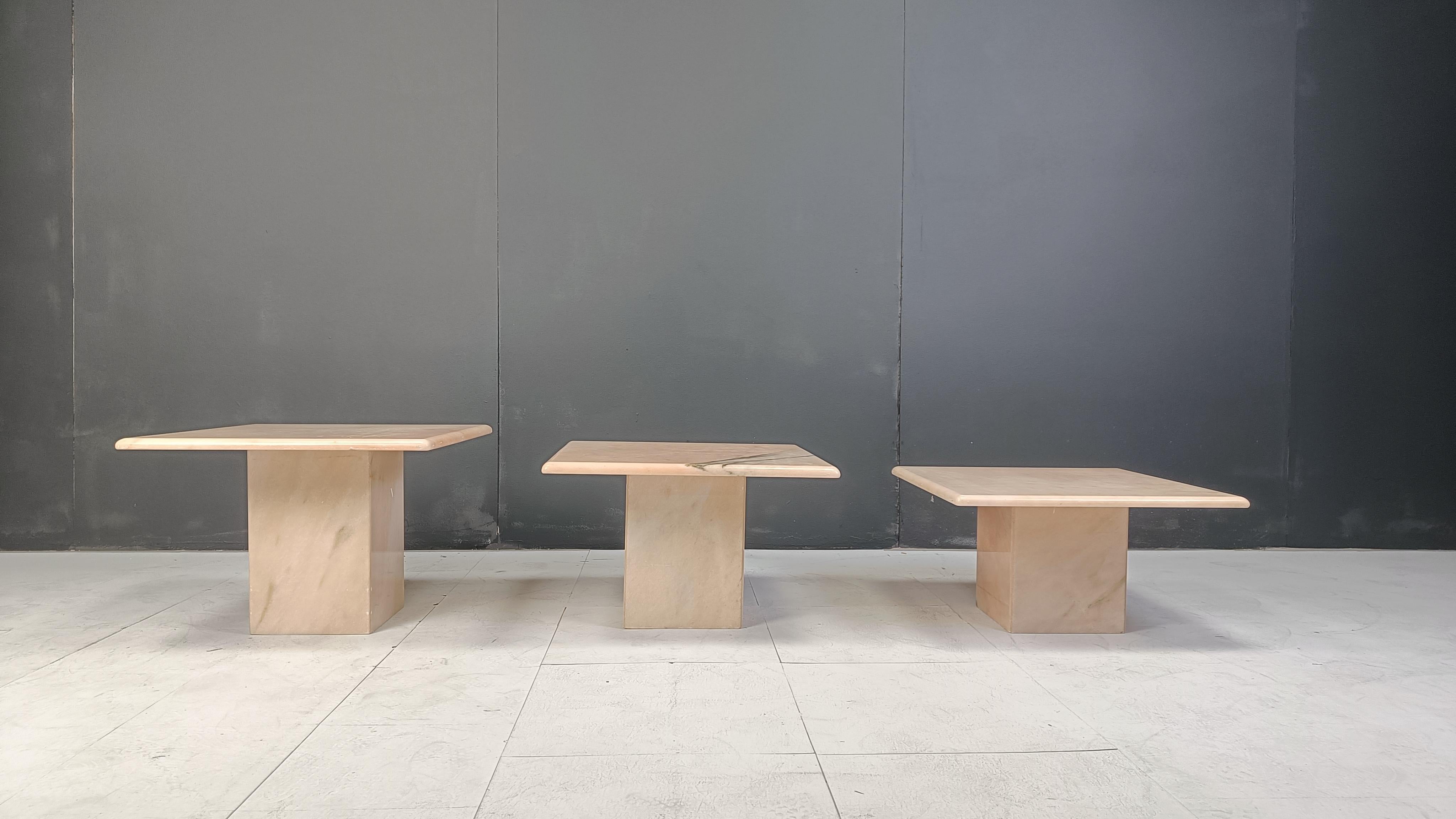 Européen Tables gigognes ou tables d'appoint vintage en marbre, années 1970 en vente