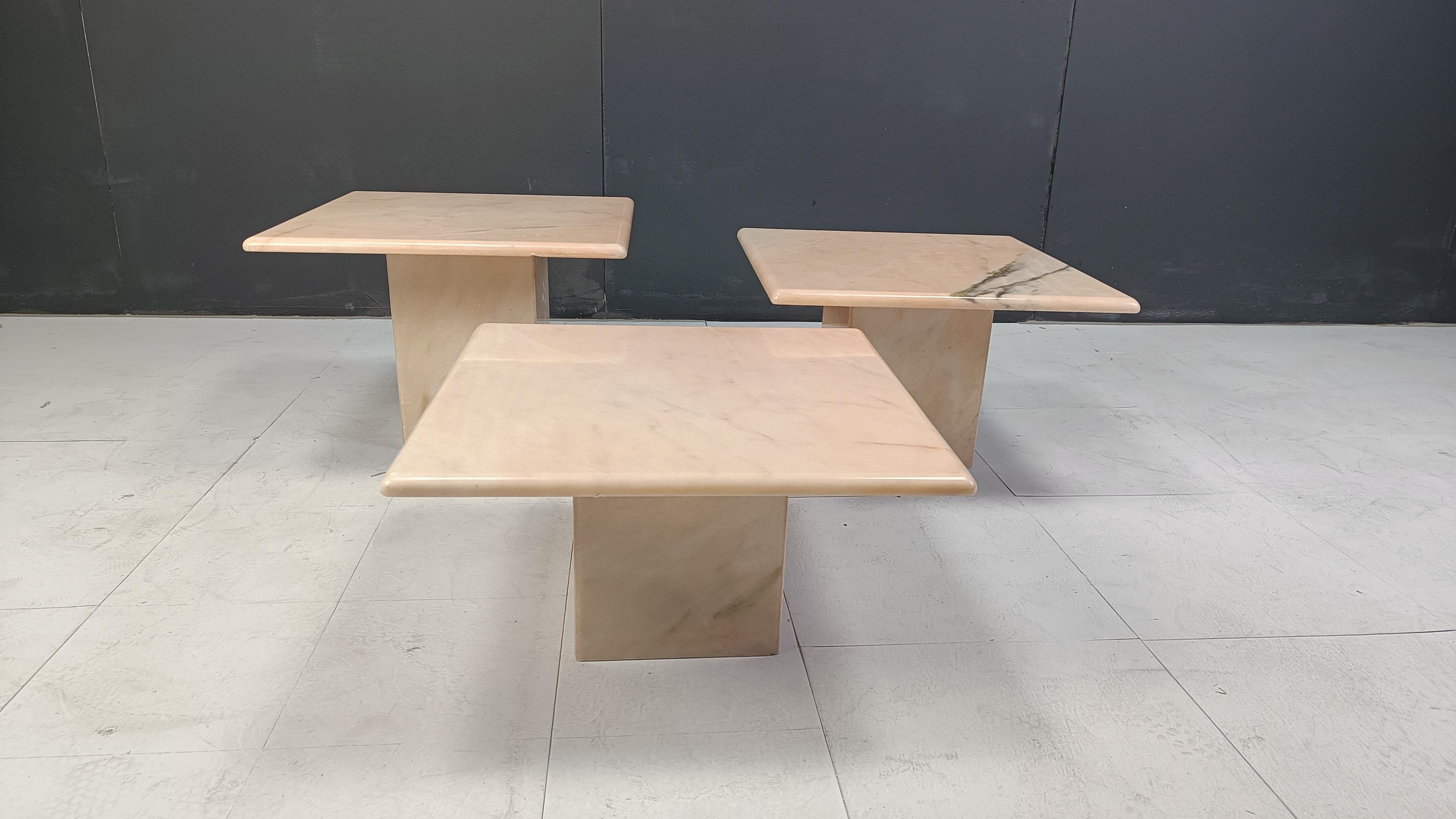 Marbre Tables gigognes ou tables d'appoint vintage en marbre, années 1970 en vente