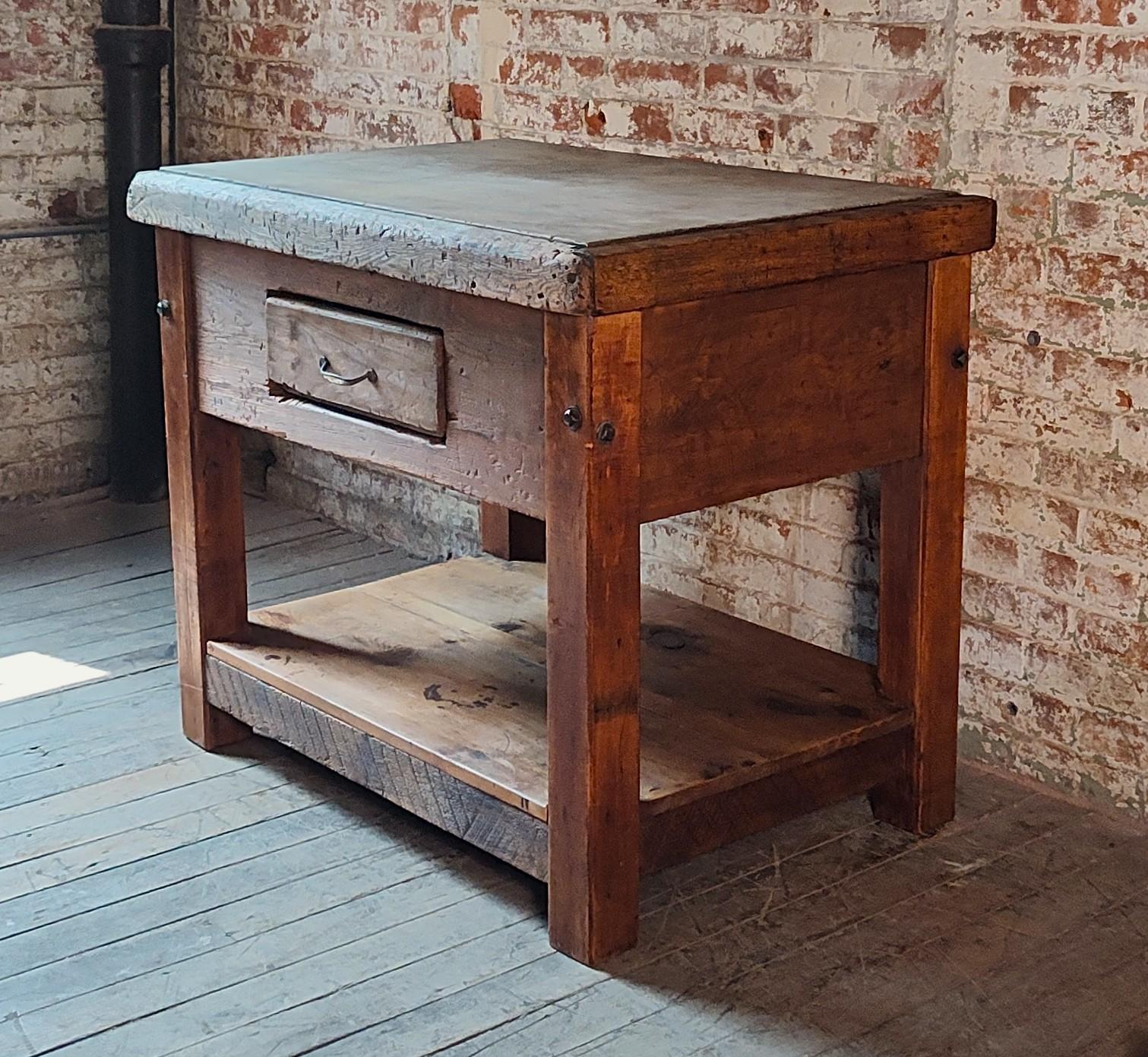 Vintage Marble Top Display Table / Kitchen Island Bon état - En vente à Oakville, CT