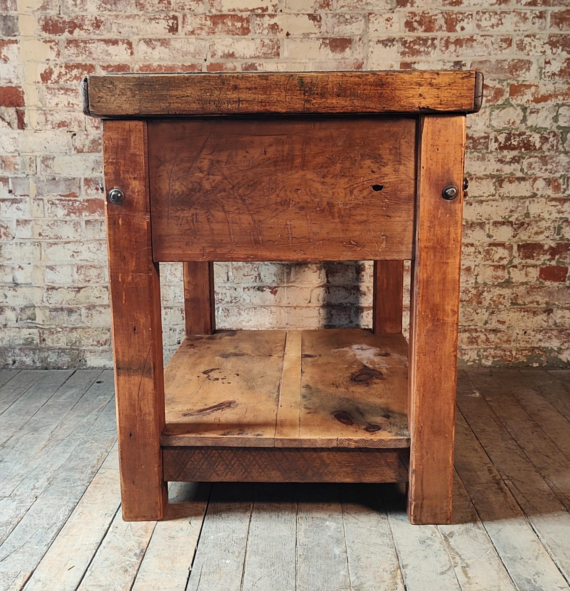 20ième siècle Vintage Marble Top Display Table / Kitchen Island en vente