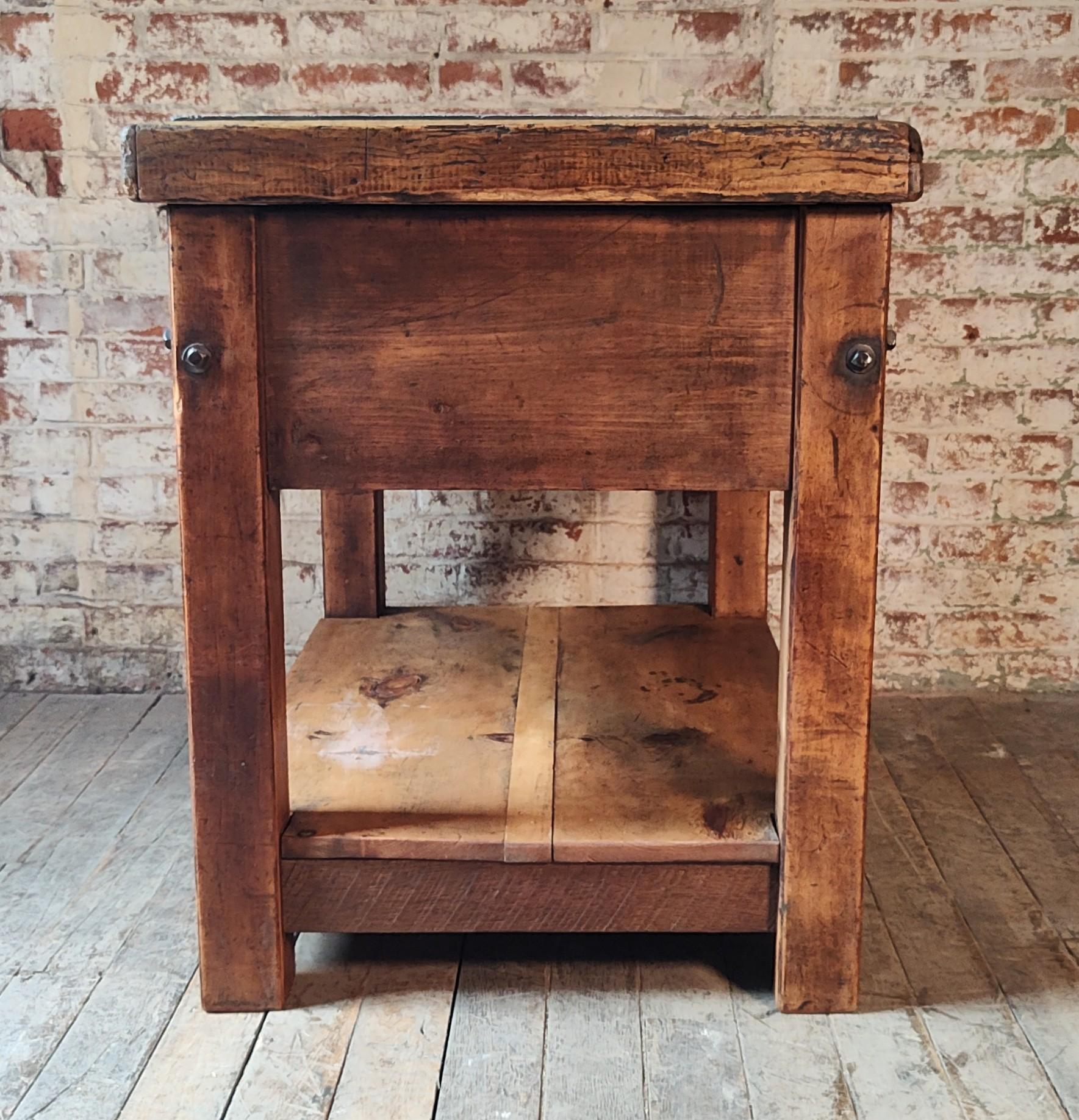 Vintage Marble Top Display Table / Kitchen Island en vente 1