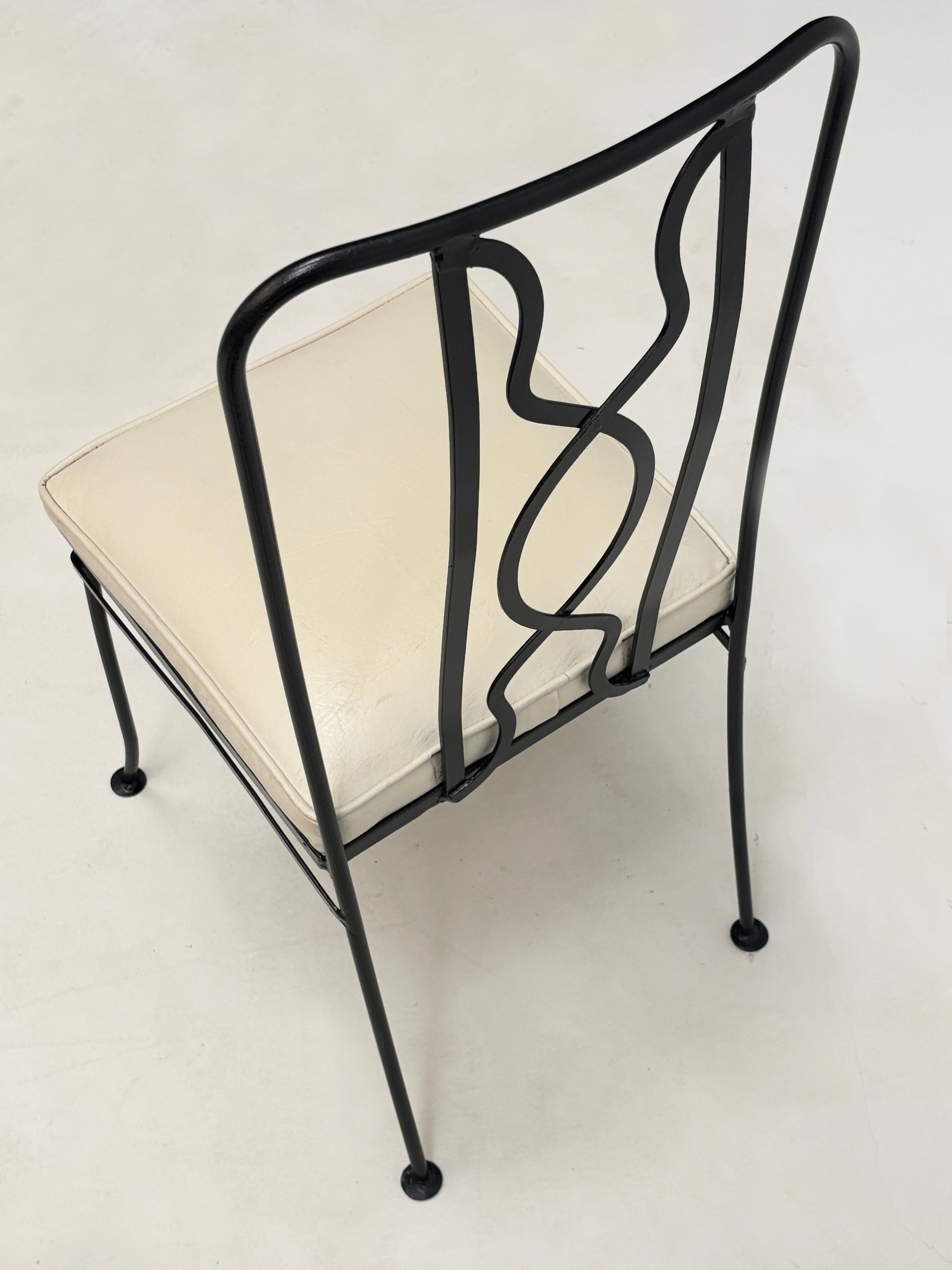 Mesa de patio vintage con tapa de mármol y cuatro sillas en venta 8