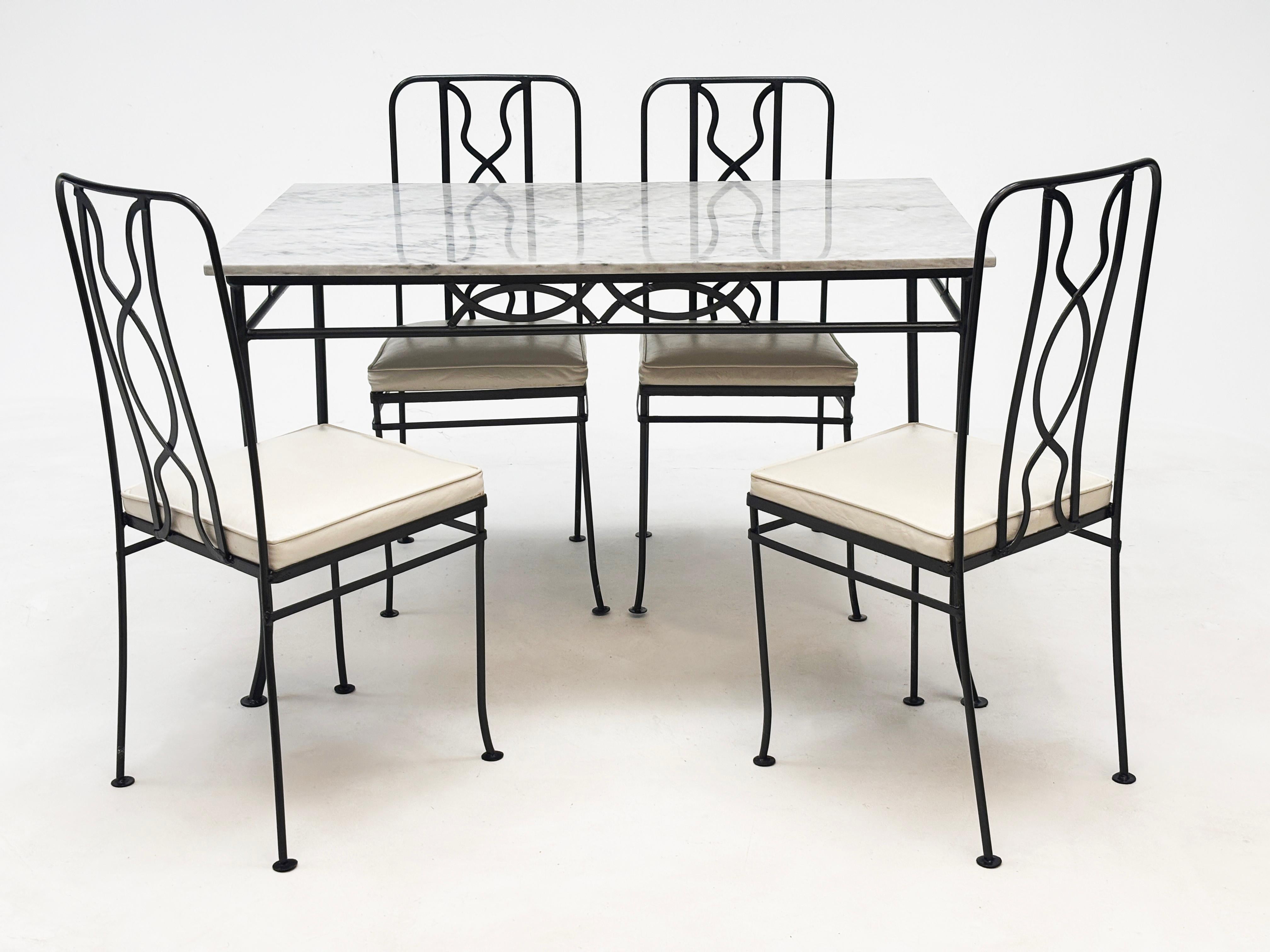 Mesa de patio vintage con tapa de mármol y cuatro sillas en Bueno estado para la venta en Louisville, KY