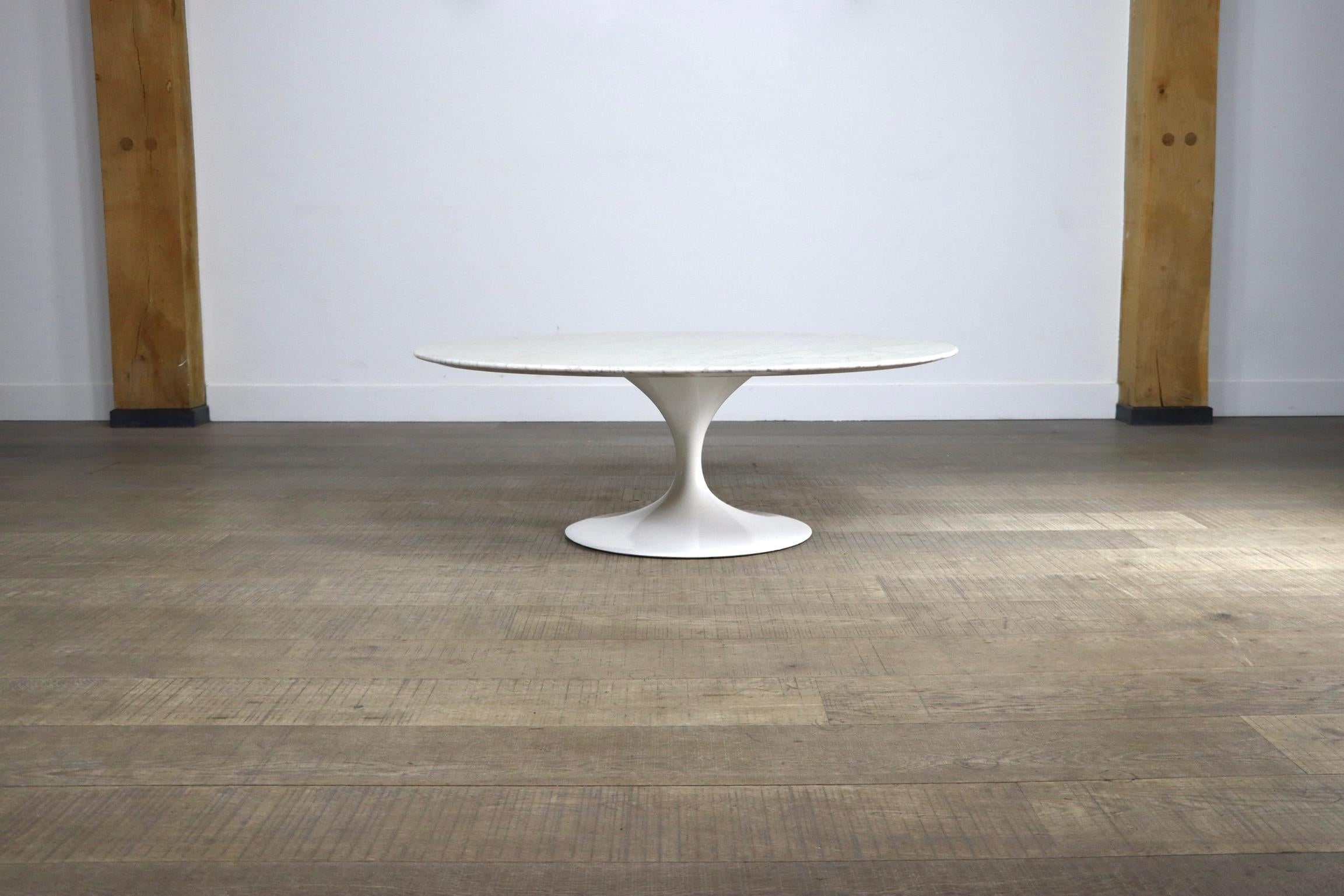 Vintage Marble Tulip coffee table by Eero Saarinen for Knoll, 1970s In Good Condition For Sale In ABCOUDE, UT