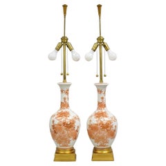 Paar asiatische Vintage-Tischlampen, Marbro Chinoiserie-Porzellanvase, orange, geblümt, Vintage