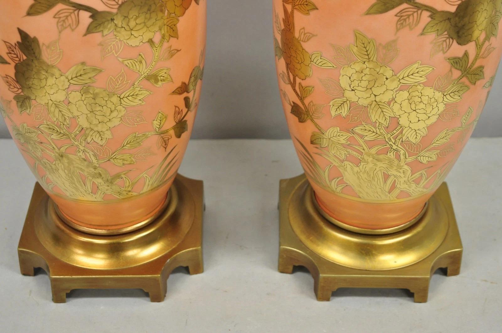 Lampade da tavolo in porcellana rosa corallo salmone Marbro Chinoiserie d'epoca - una coppia in vendita 4