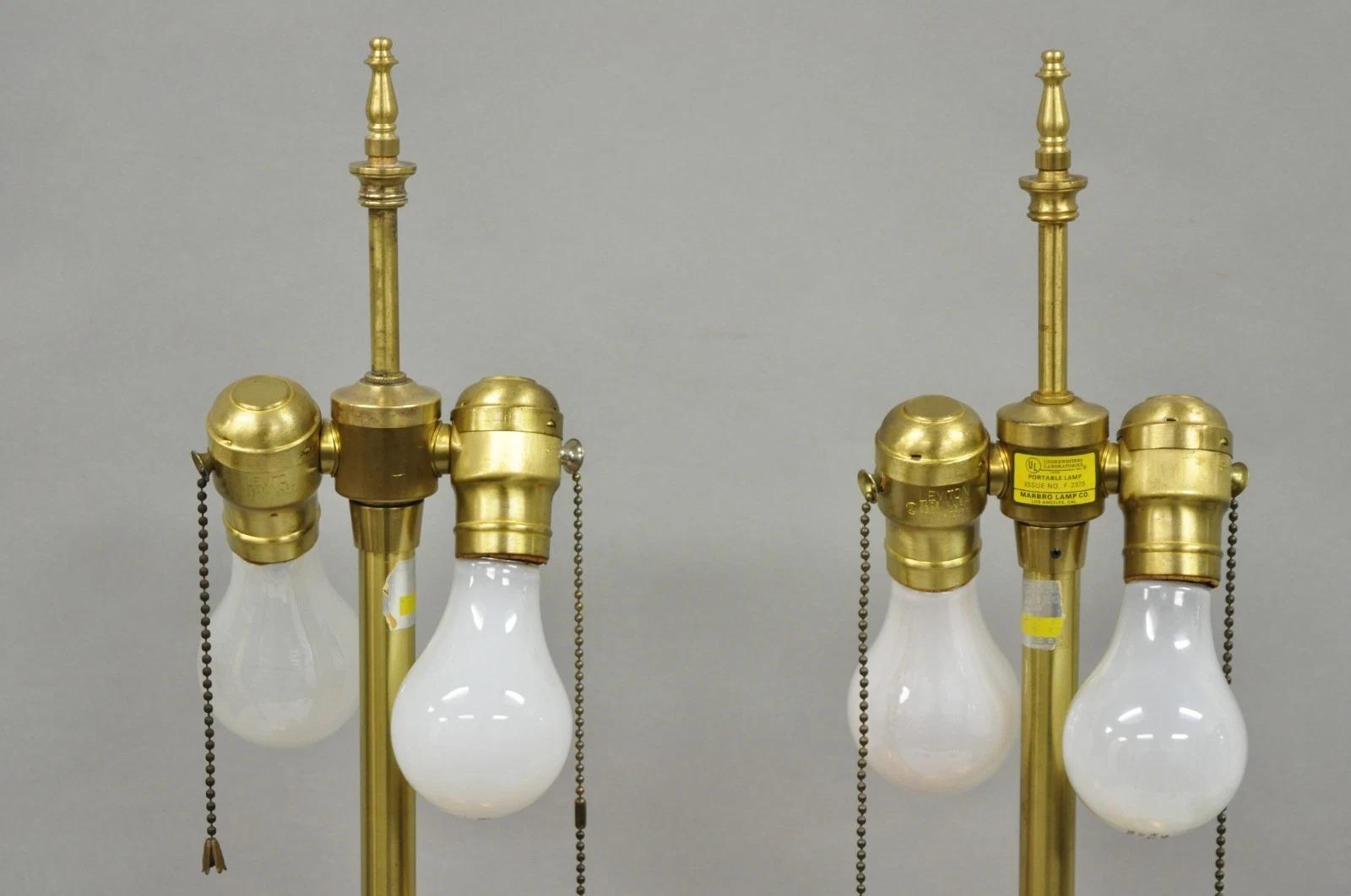 Lampade da tavolo in porcellana rosa corallo salmone Marbro Chinoiserie d'epoca - una coppia In condizioni buone in vendita a Philadelphia, PA