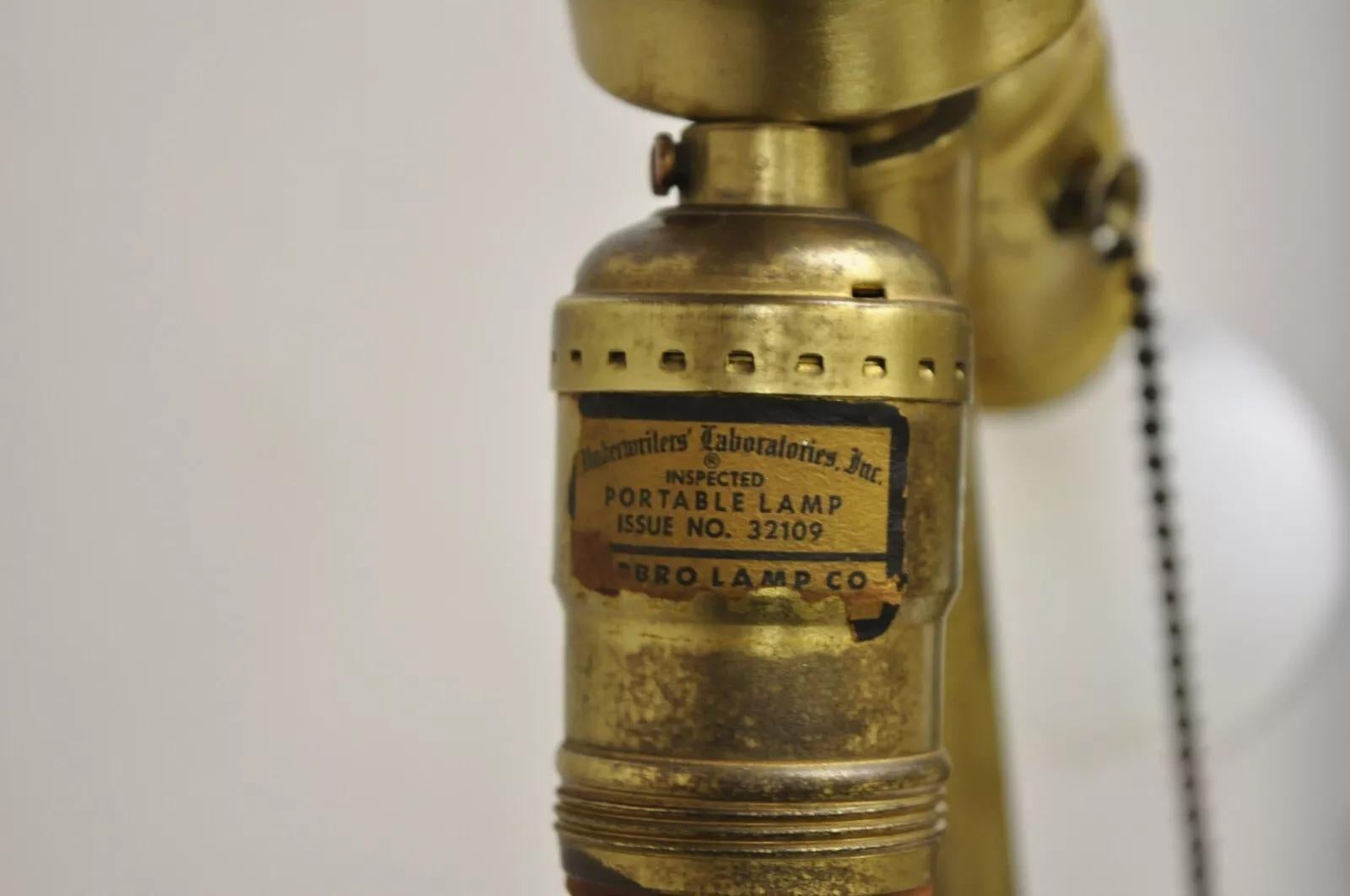 20ième siècle Lampe de bureau vintage Marbro James Mont Hollywood Regency « Lotus » en or en vente