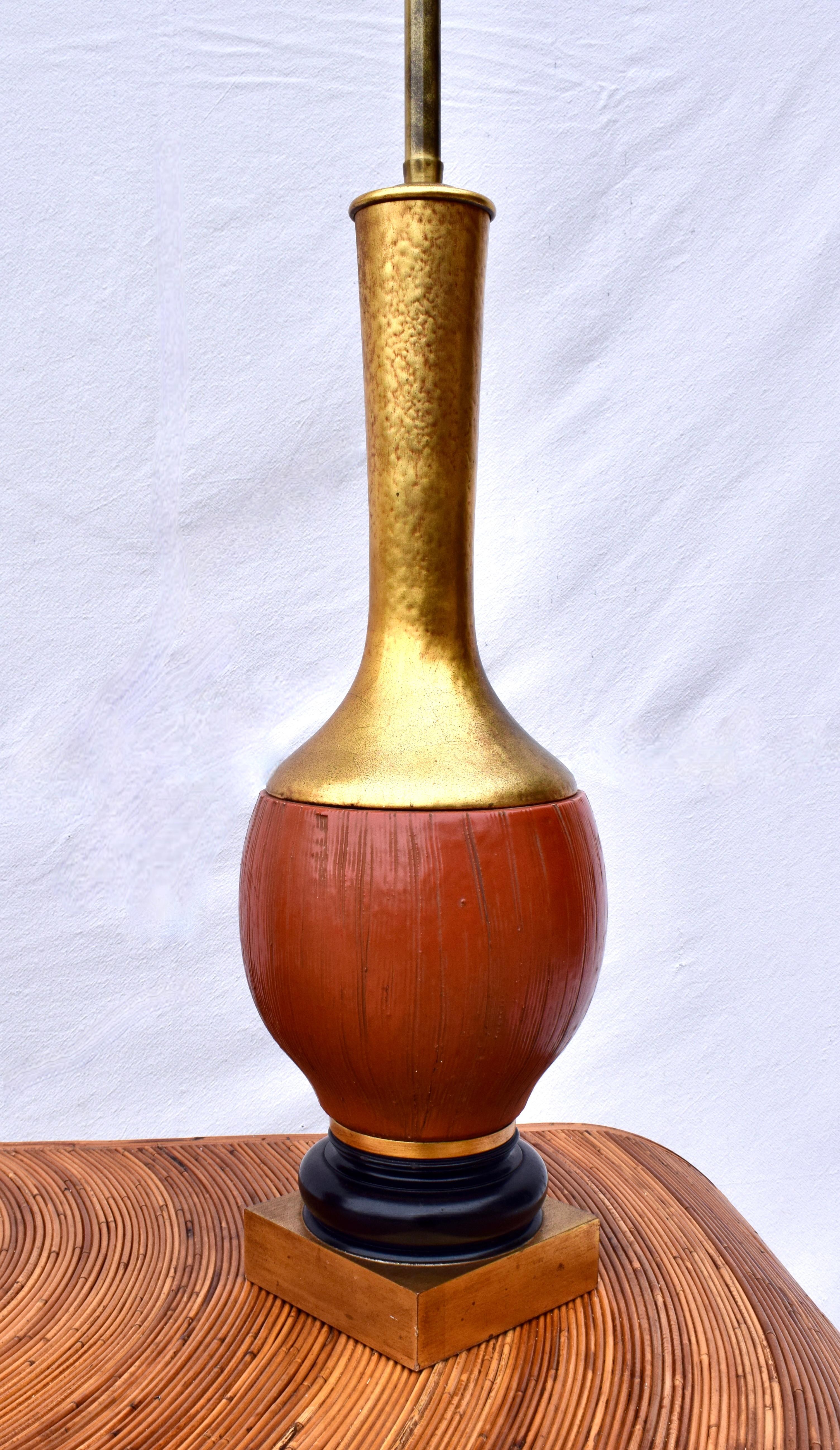 Lampe Marbro Co. Paire de lampes de table monumentales en céramique dorée Bon état - En vente à Southampton, NJ