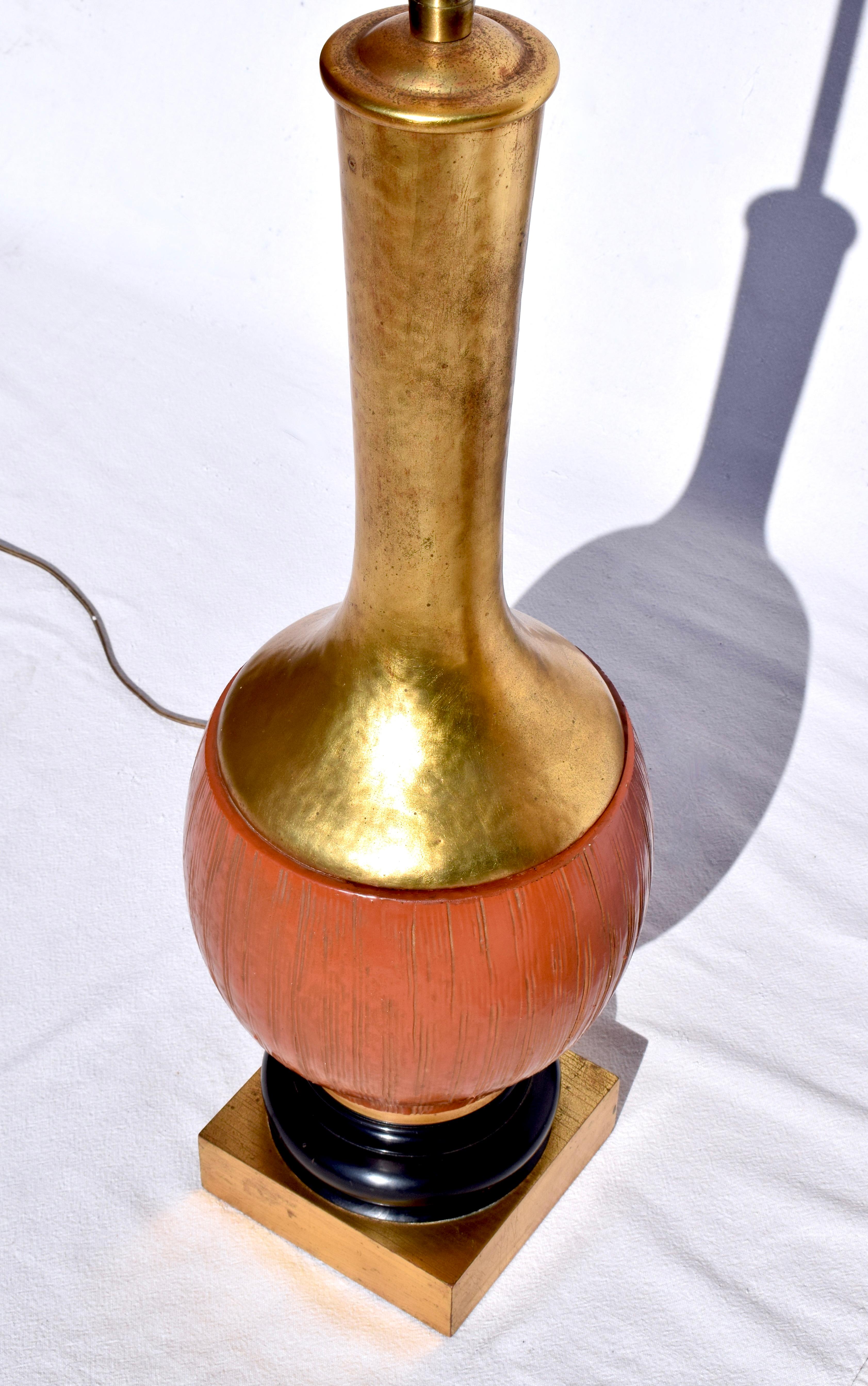 Lampe Marbro Co. Paire de lampes de table monumentales en céramique dorée en vente 1