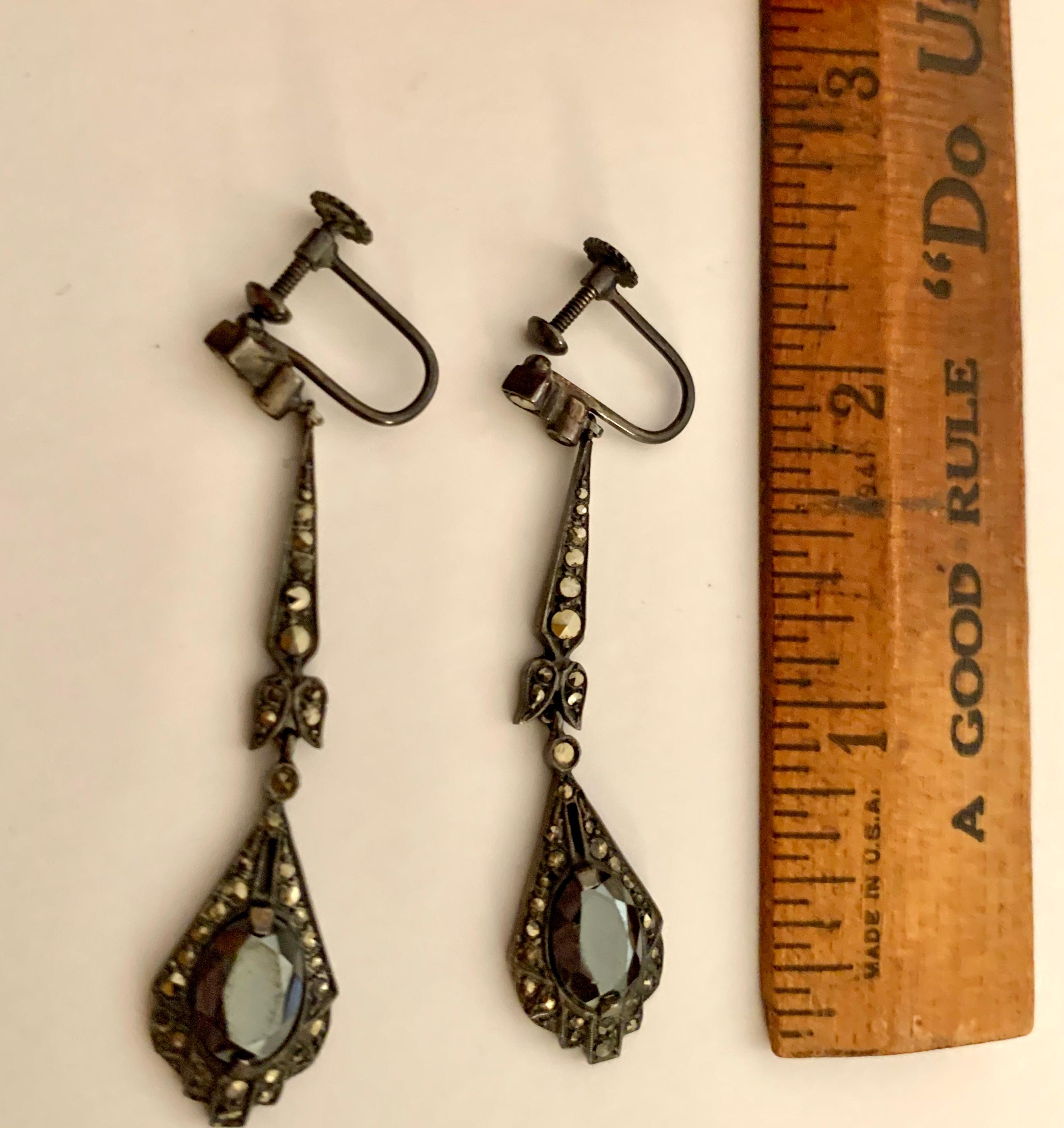 Vintage Marcasite and Hematite Sterling Silver Screw Back Dangle Earrings In Good Condition In St. Louis Park, MN