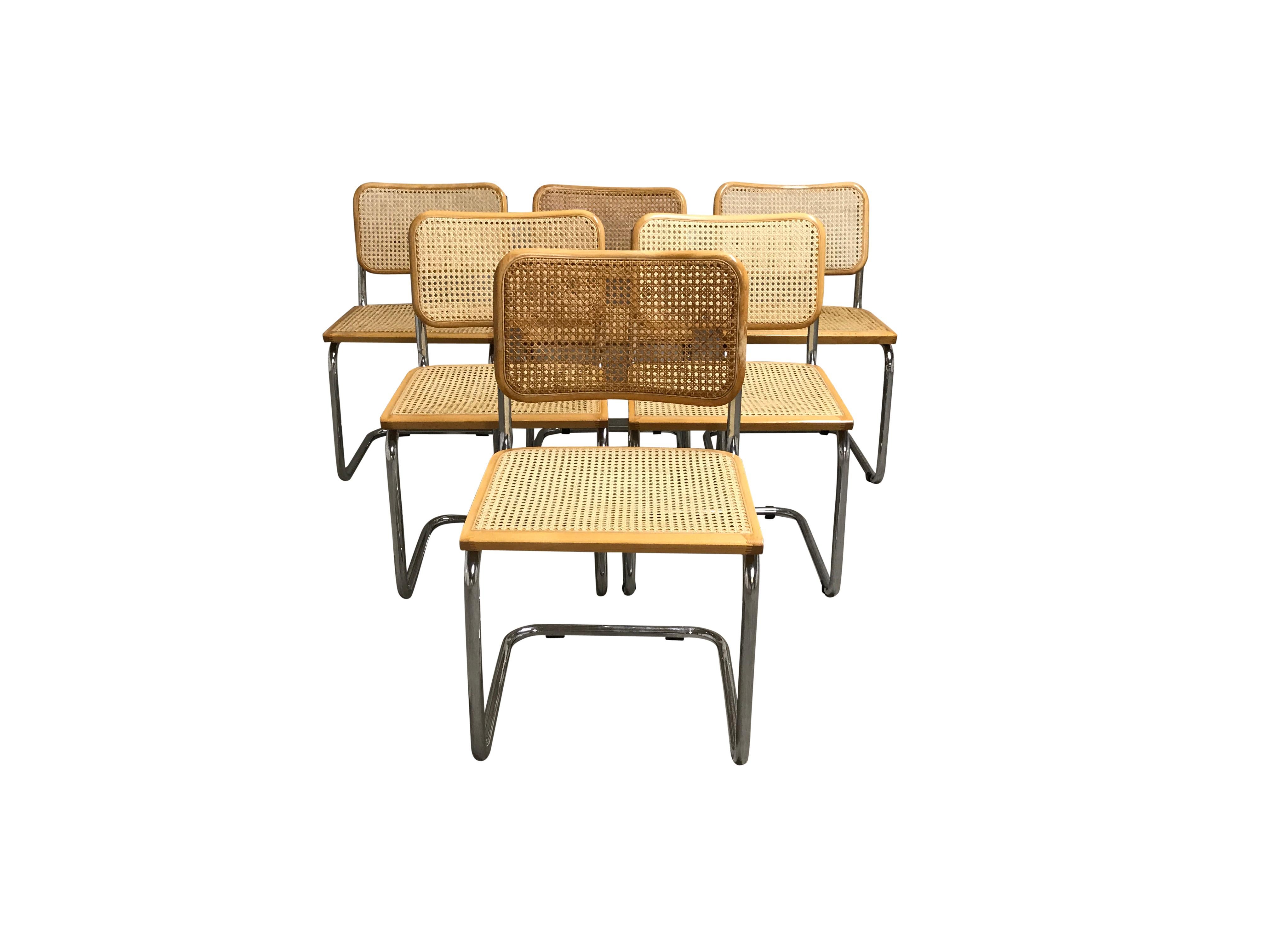 Set of 6 Marcel Breuer Bauhaus design chairs.

Very good condition, polished chrome.

Some chairs have some wear on the chrome that has been polished as good as possible.

Slight user traces on the backrests.

The chairs are very popular and