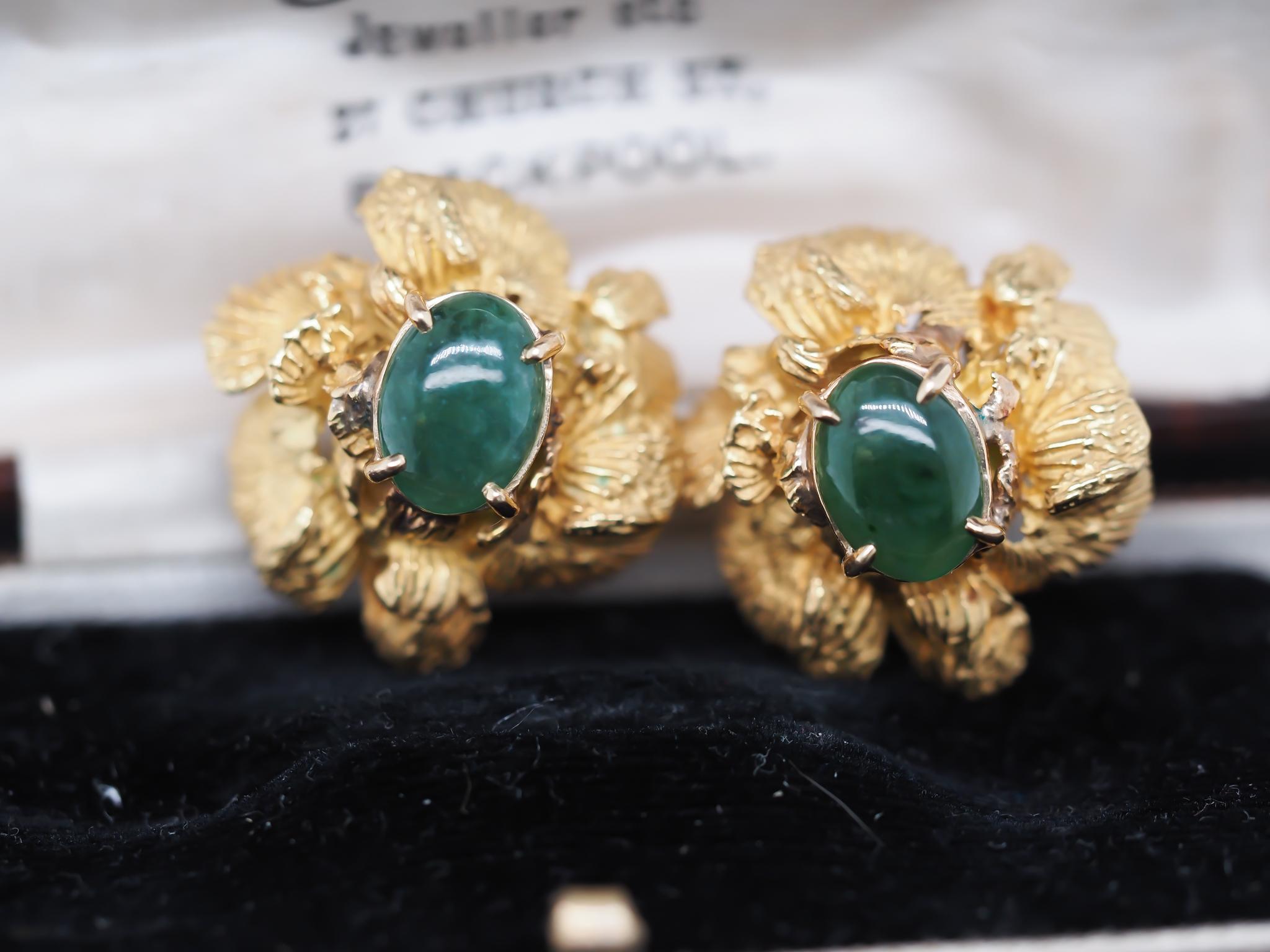 Vintage Marcus & Co. Ohrringe aus 18 Karat Gelbgold und Jade im Zustand „Gut“ im Angebot in Hicksville, NY