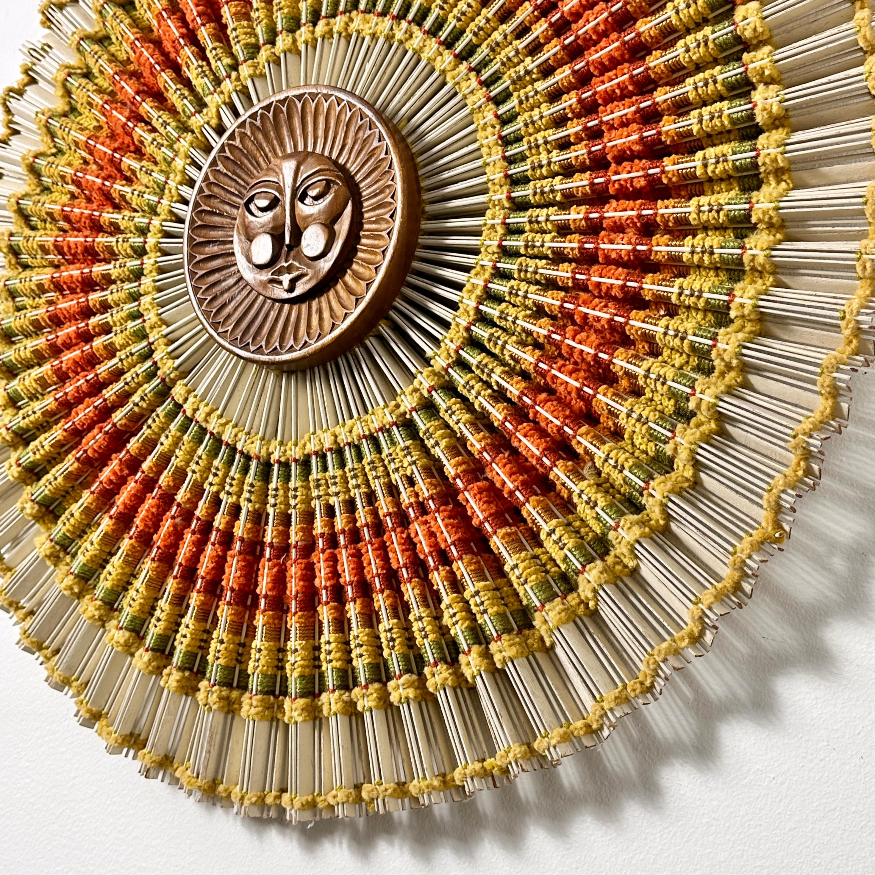 Hängeskulptur aus gewebtem Textil mit Sonnengesicht, Maria Kipp, 1960er Jahre im Zustand „Gut“ in Troy, MI