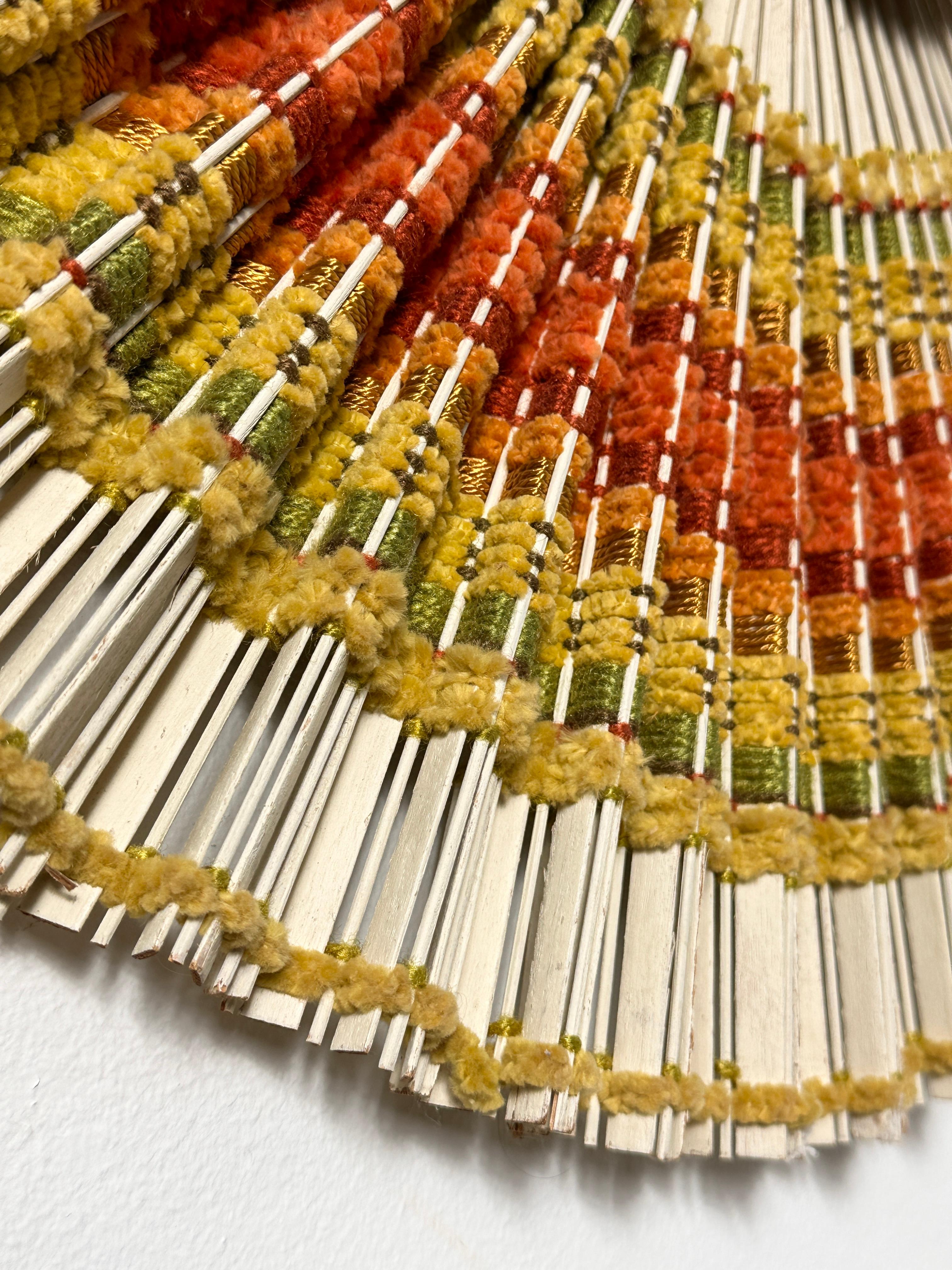 Hängeskulptur aus gewebtem Textil mit Sonnengesicht, Maria Kipp, 1960er Jahre (Stoff)