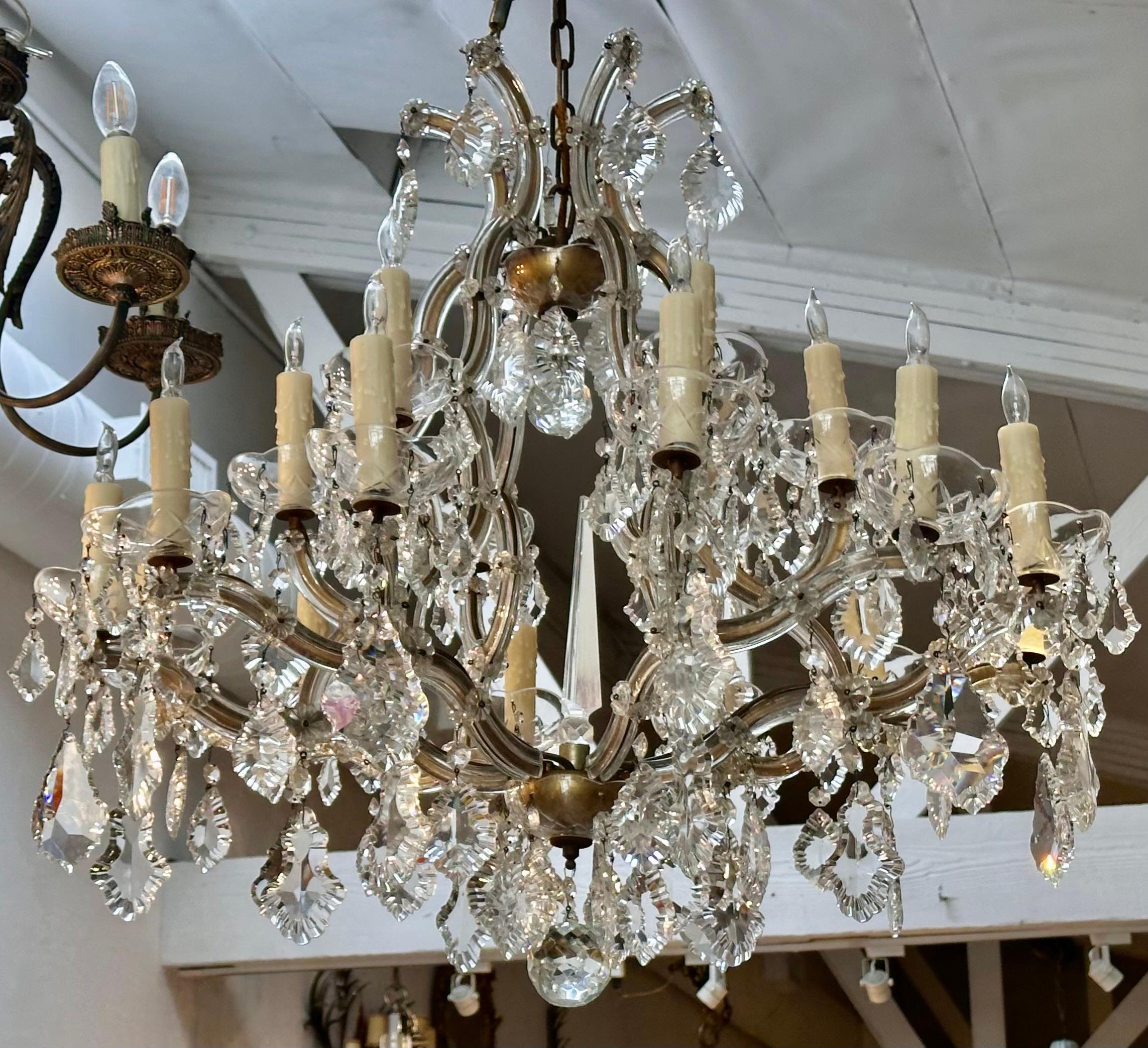 Vintage Maria Theresa Austrian Crystal 15 Lite Chandelier In Good Condition For Sale In LOS ANGELES, CA