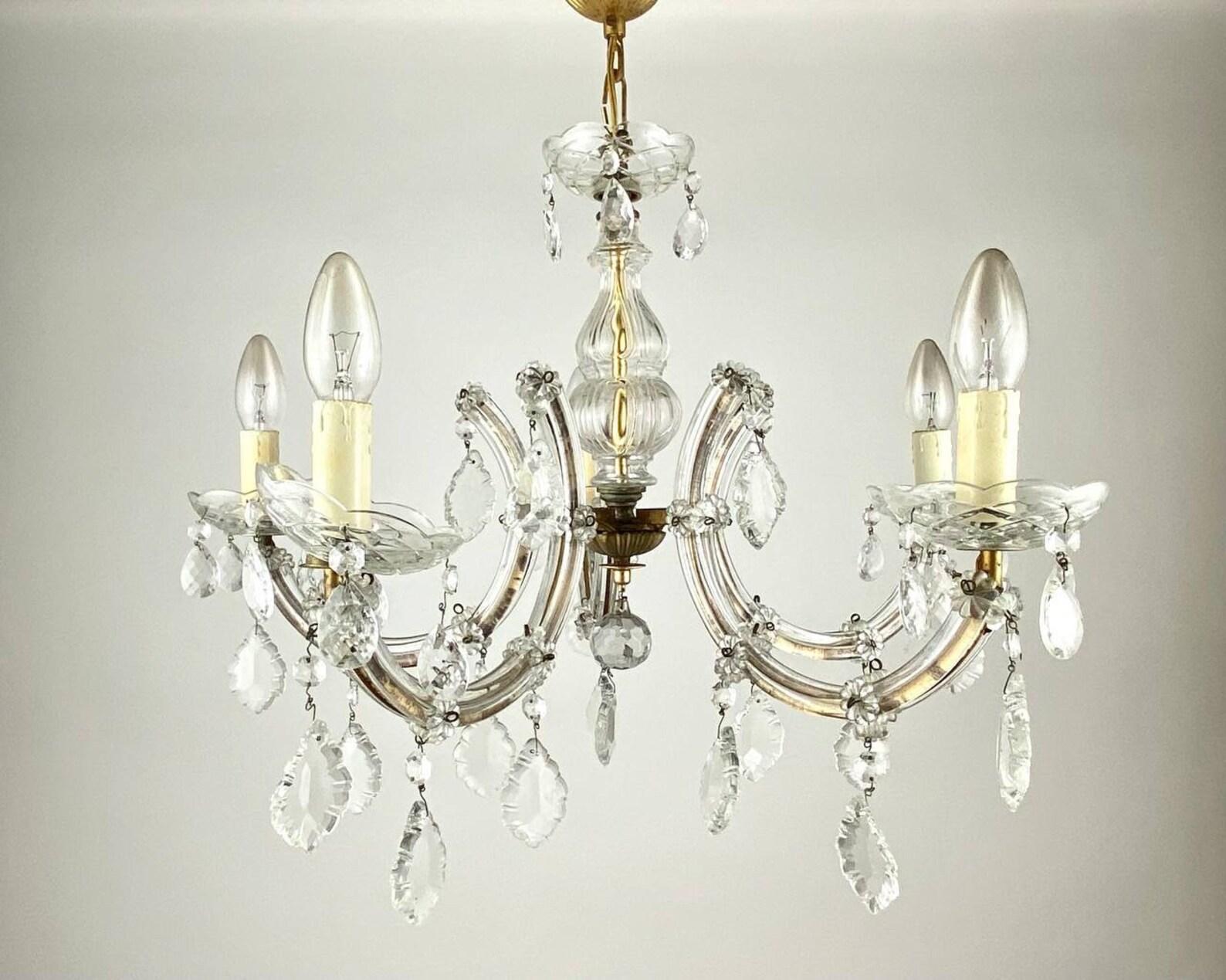Vintage Maria Theresa Style Chandelier  Crystal Chandelier With 5 Lights In Good Condition In Bastogne, BE