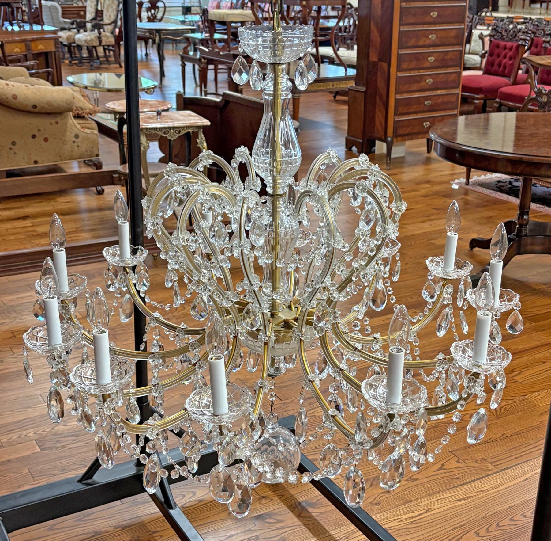 Vintage Maria Thersea Crystal 12 Light Chandelier 36 X 39 X 39 For Sale 6