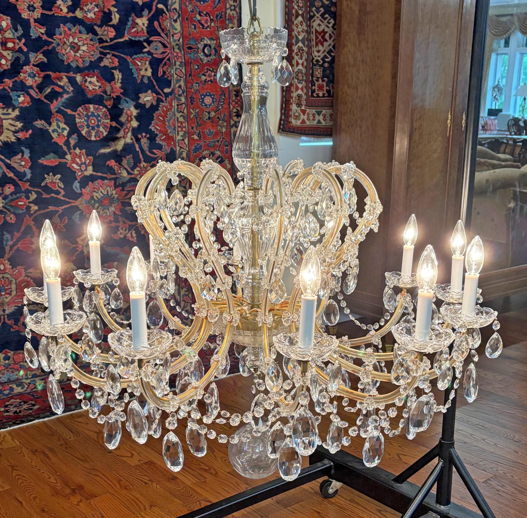Louis XV Vintage Maria Thersea Crystal 12 Light Chandelier 36 X 39 X 39 For Sale
