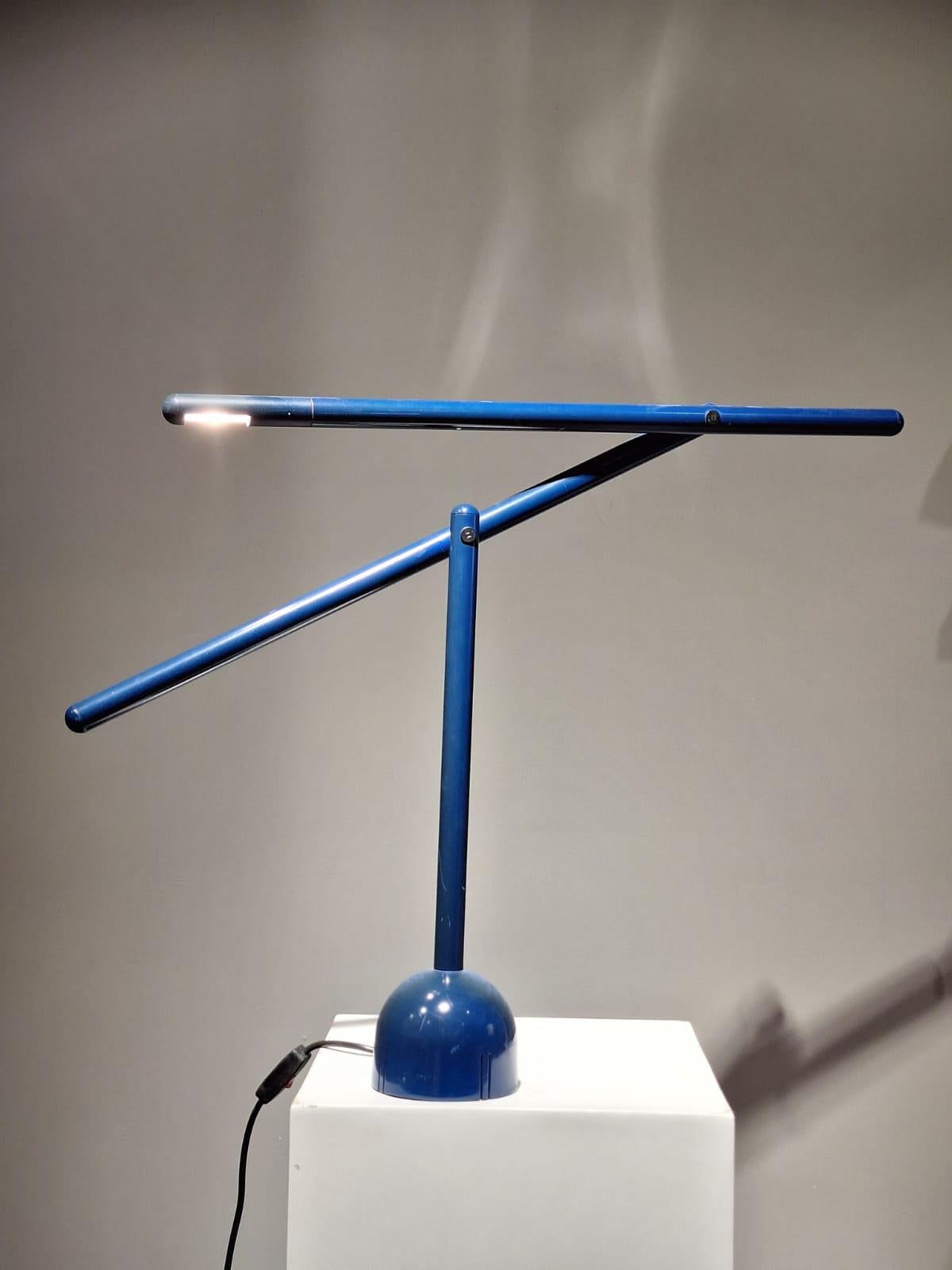 Lampe de bureau vintage Mario Arnaboldi ajoutée au panier catégorie : Lighti Bon état - En vente à MIJDRECHT, NL