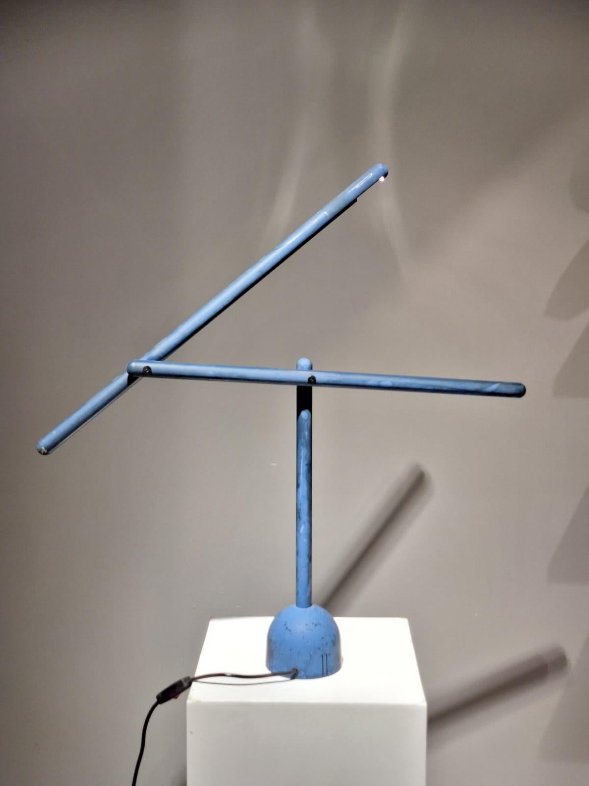 Fin du 20e siècle Lampe de bureau vintage Mario Arnaboldi ajoutée au panier catégorie : Lighti en vente