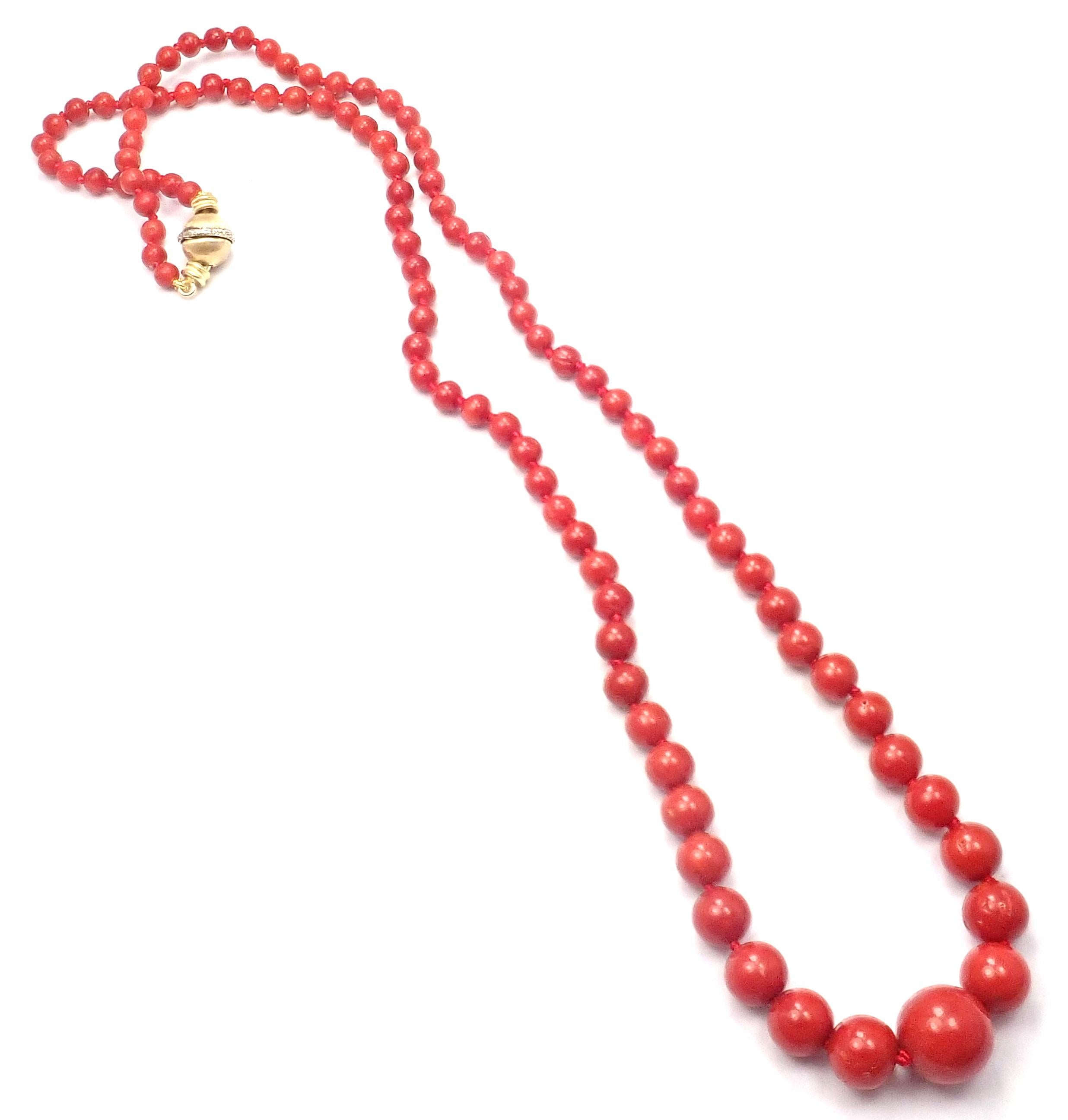 18k Yellow Gold Vintage Graduated Red Coral Bead Necklace by Mario Buccellati.
With 100 red color coral stones from 13mm to 5mm
Details:
Length: 24