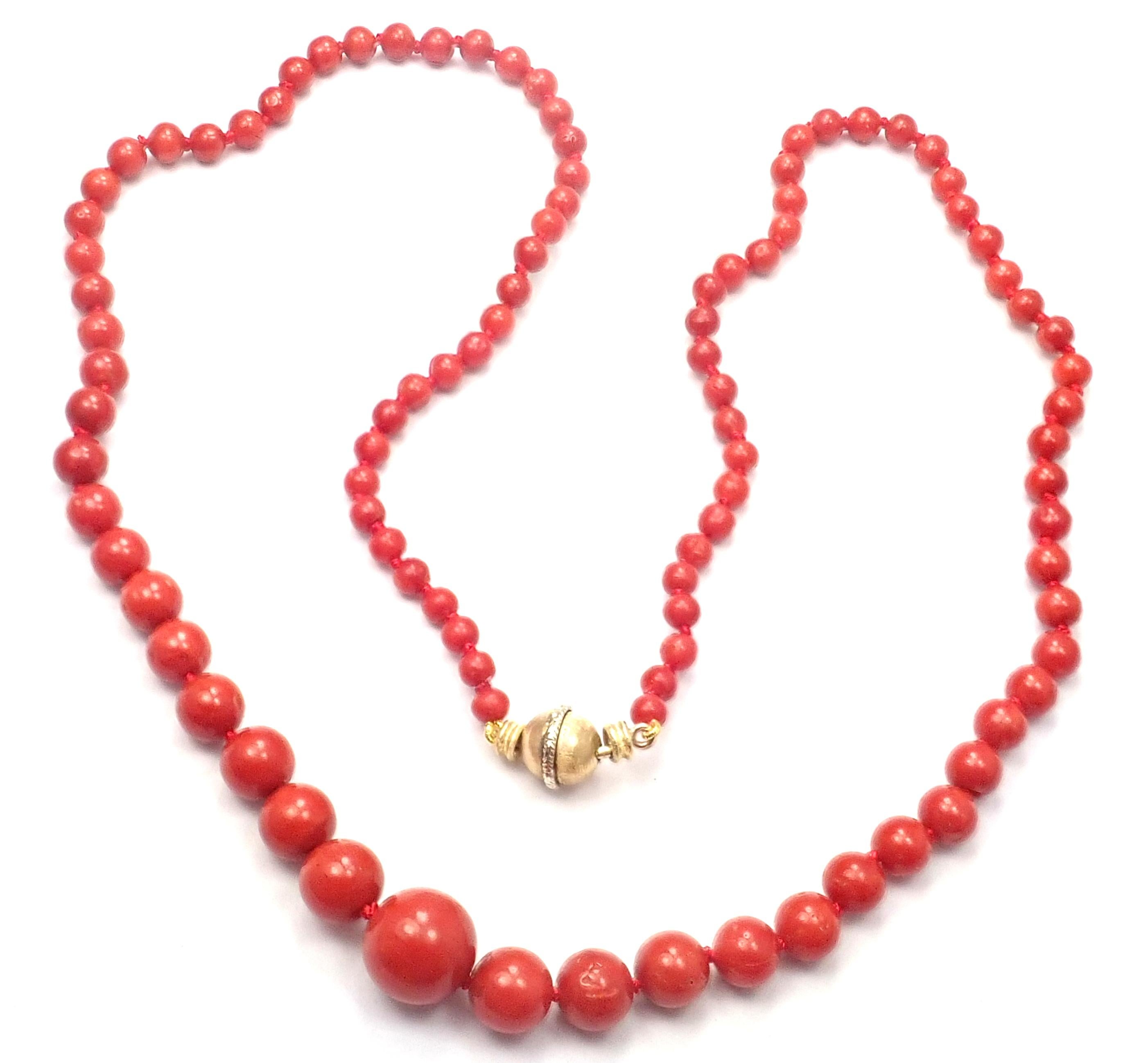 Women's or Men's Vintage Mario Buccellati Graduated Red Coral Bead Yellow Gold Necklace