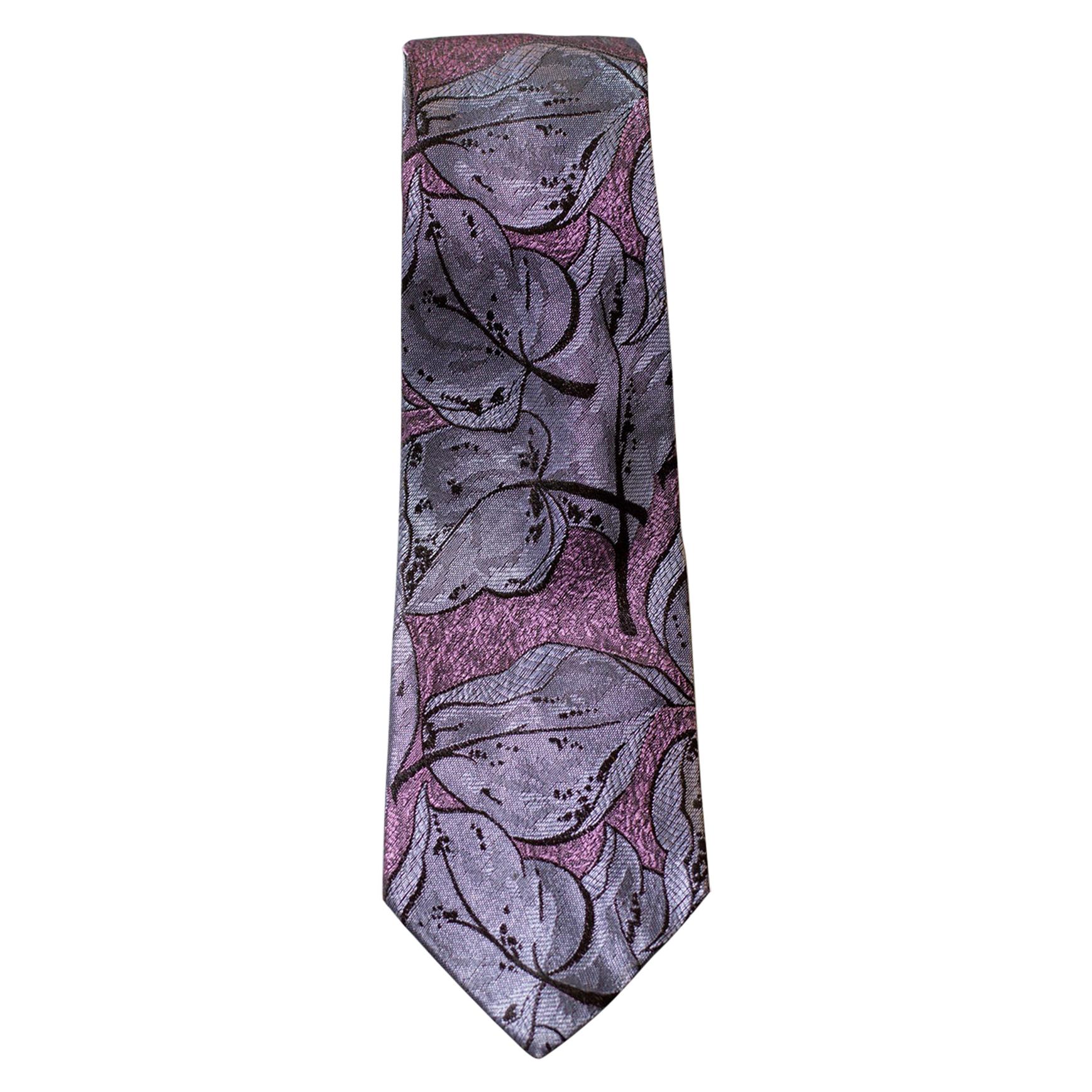 Vintage Mario Ferrari 100% silk tie decorated with lilac flowers For Sale