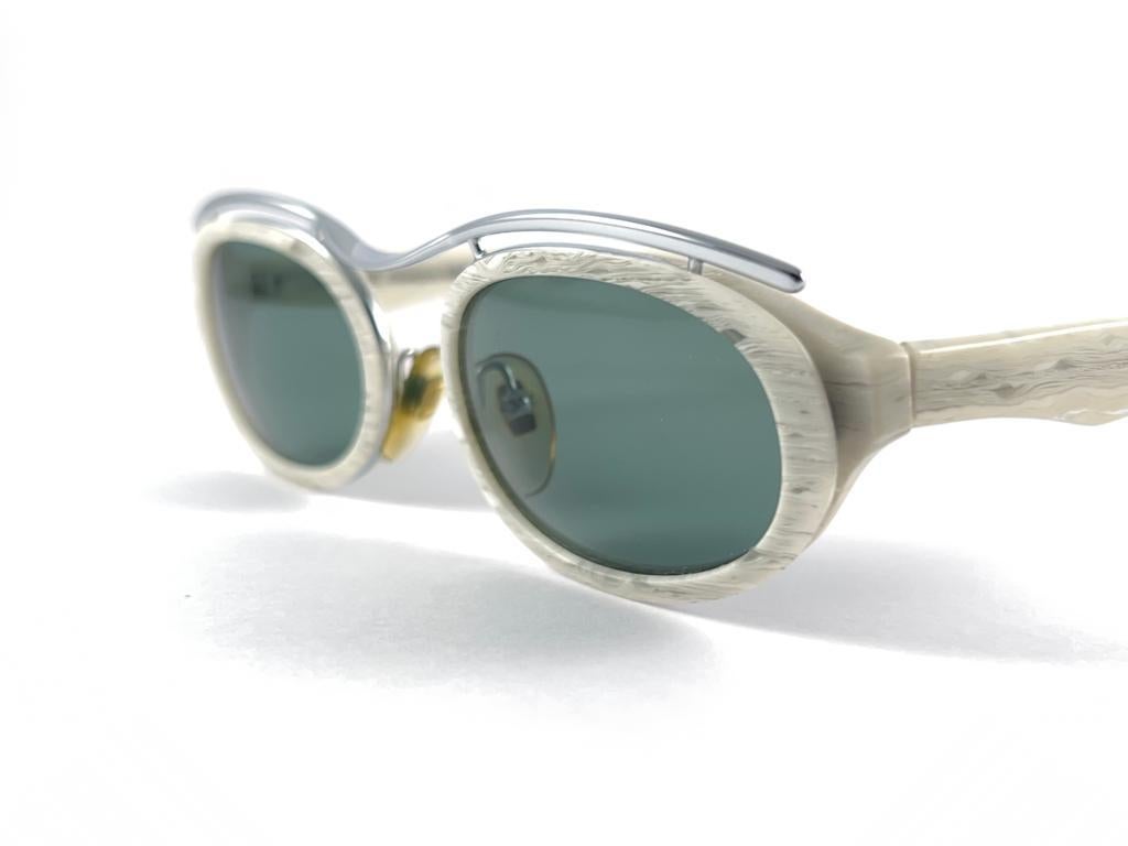Vintage Marithe Francois Girbaud Oval Green Lenses 1980's Sunglasses France In New Condition In Baleares, Baleares