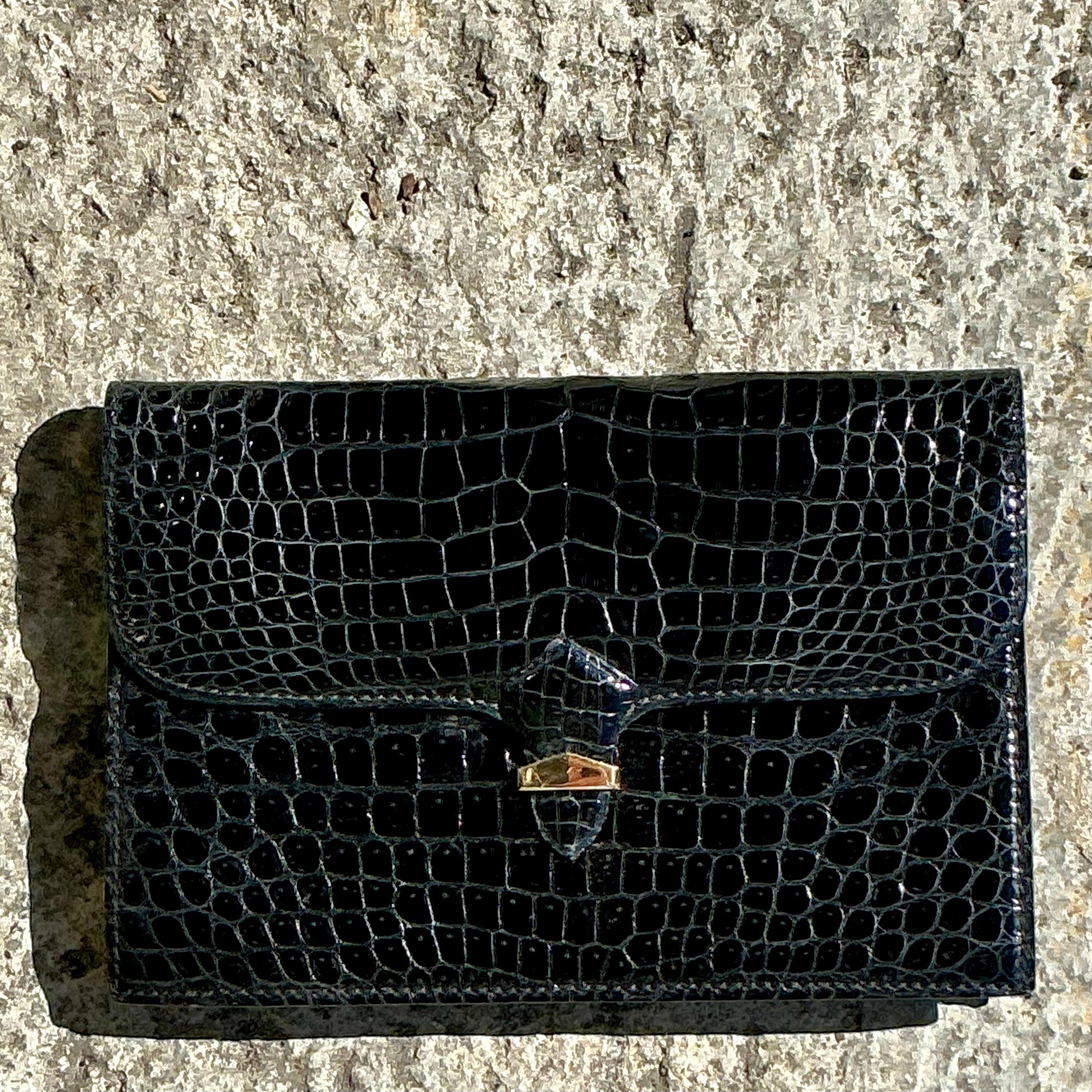 Vintage Mark Cross England Crocodile Clutch In Good Condition For Sale In Lake Worth Beach, FL