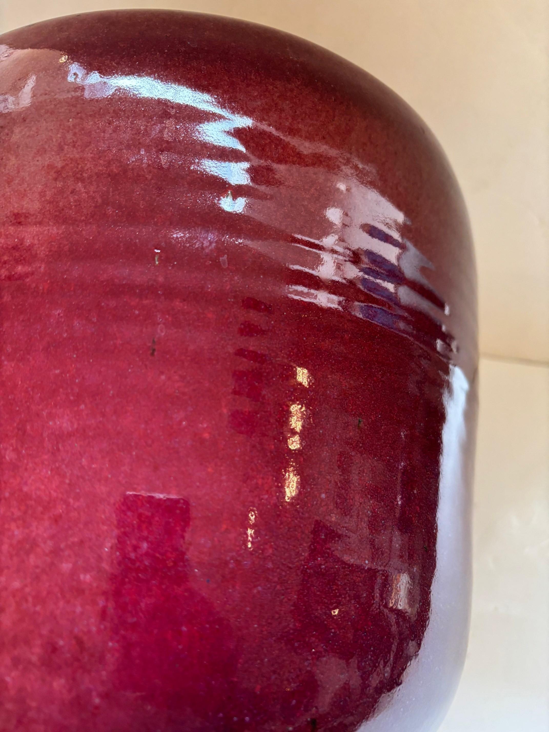 Vase vintage en céramique artisanale émaillée marron signé par l'artiste Folman en vente 3