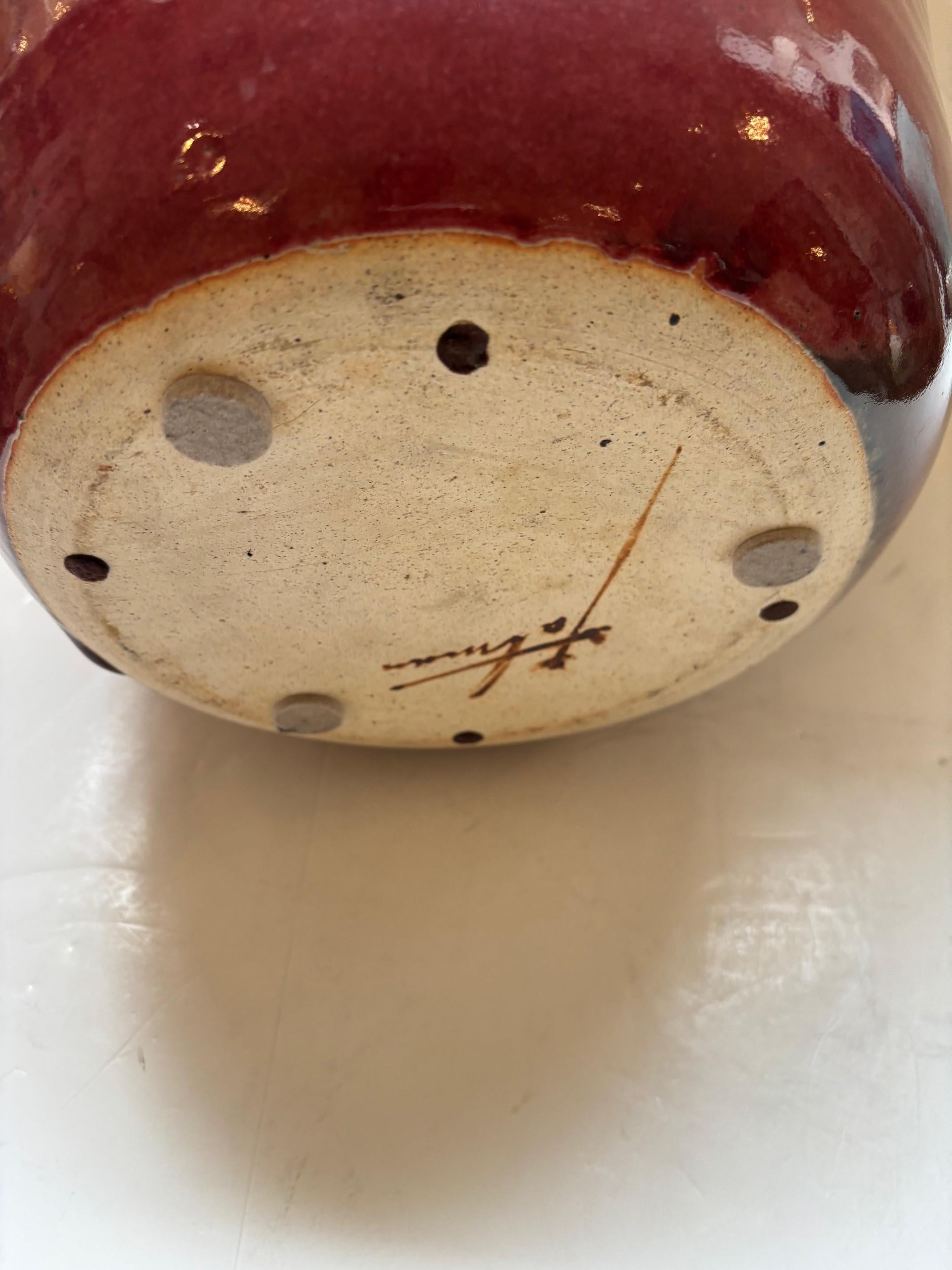 Vase vintage en céramique artisanale émaillée marron signé par l'artiste Folman en vente 5