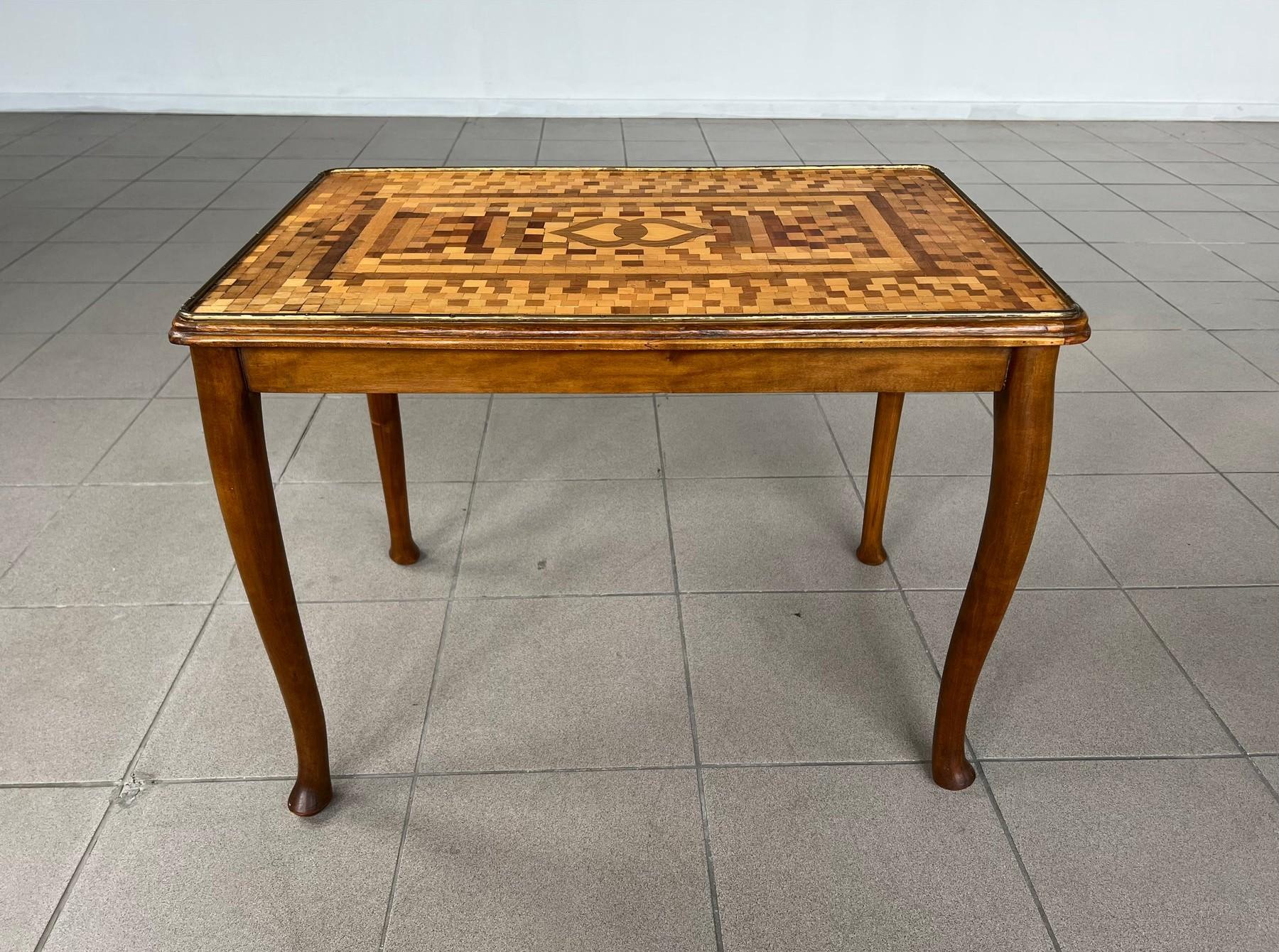 Dimensions: H 23