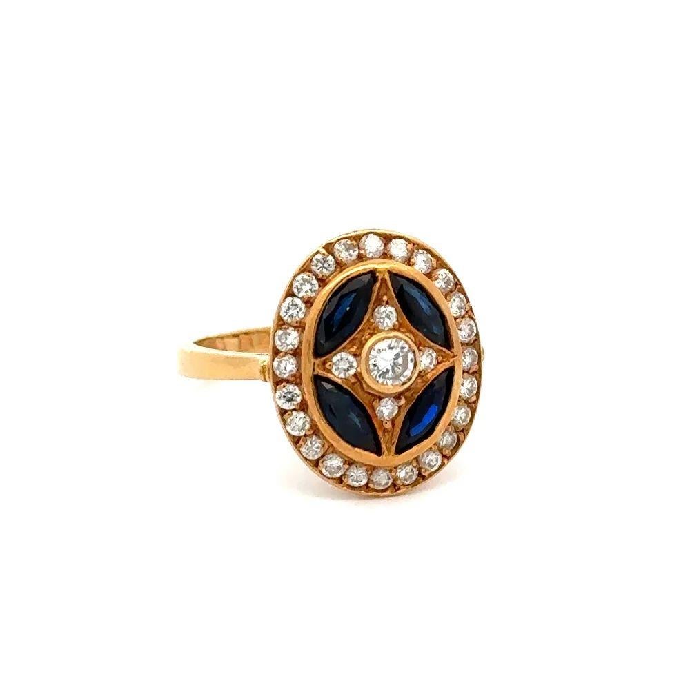 Semplicemente bello! Anello a grappolo in oro con zaffiro e diamante vintage. Al centro un mosaico unico di zaffiri, circa 0,84tcw, e un disegno di diamanti. Circondato da diamanti rotondi taglio Brilliante, circa 0,055tcw. Montaggio artigianale in