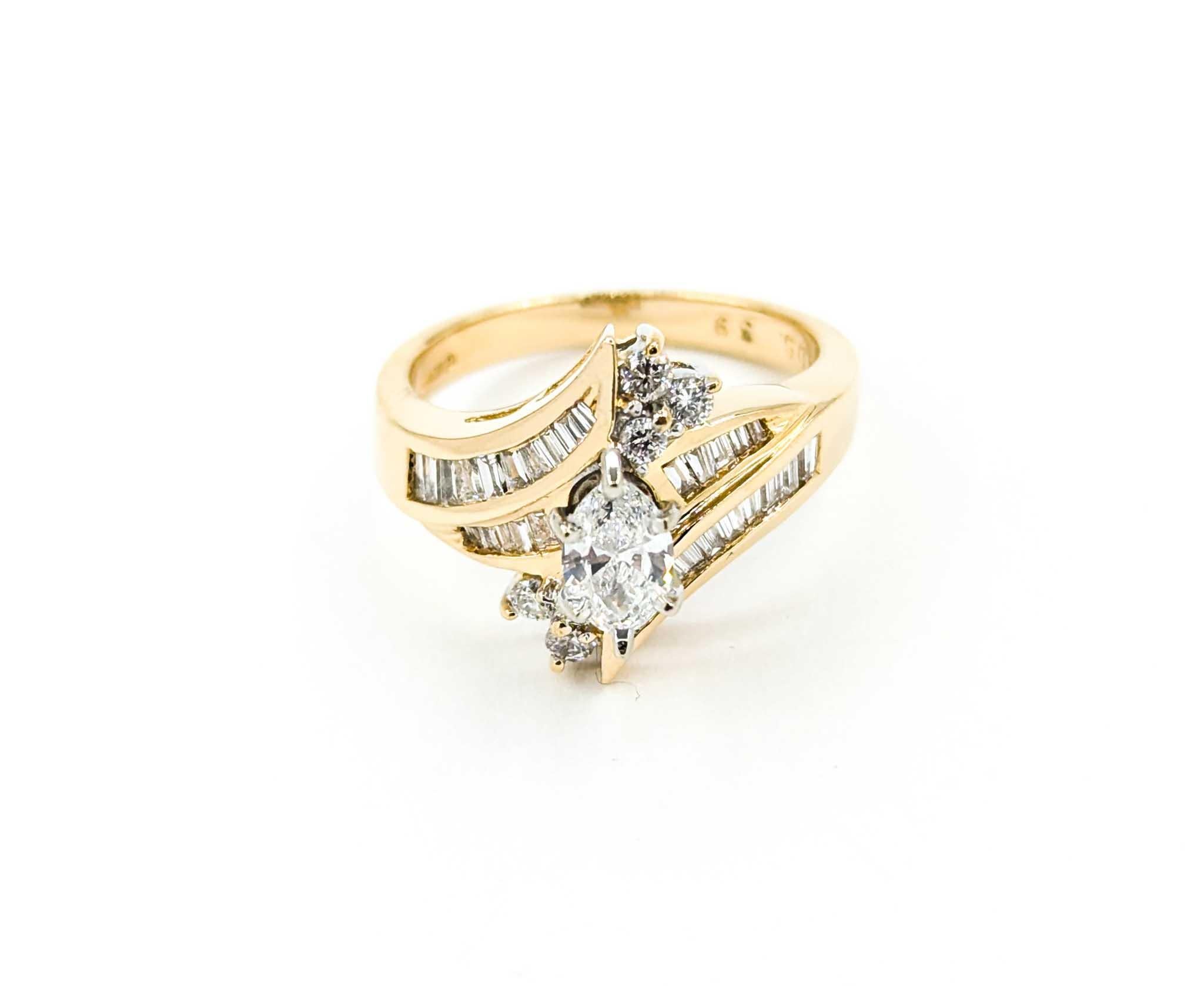 Vintage Marquise & Baguette Diamond Engagment Ring in Yellow Gold For Sale 5
