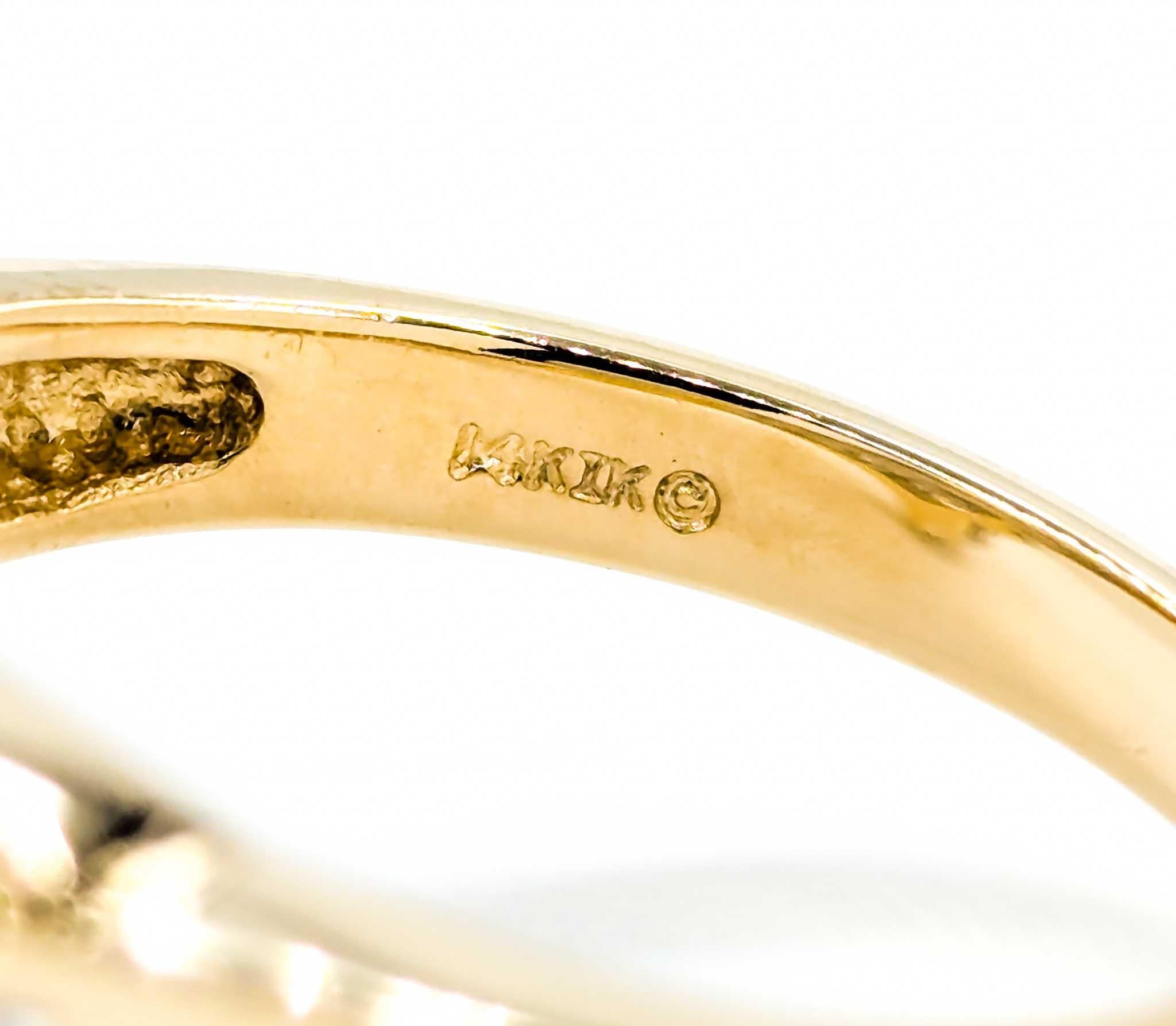 Vintage Marquise & Baguette Diamond Engagment Ring in Yellow Gold For Sale 3
