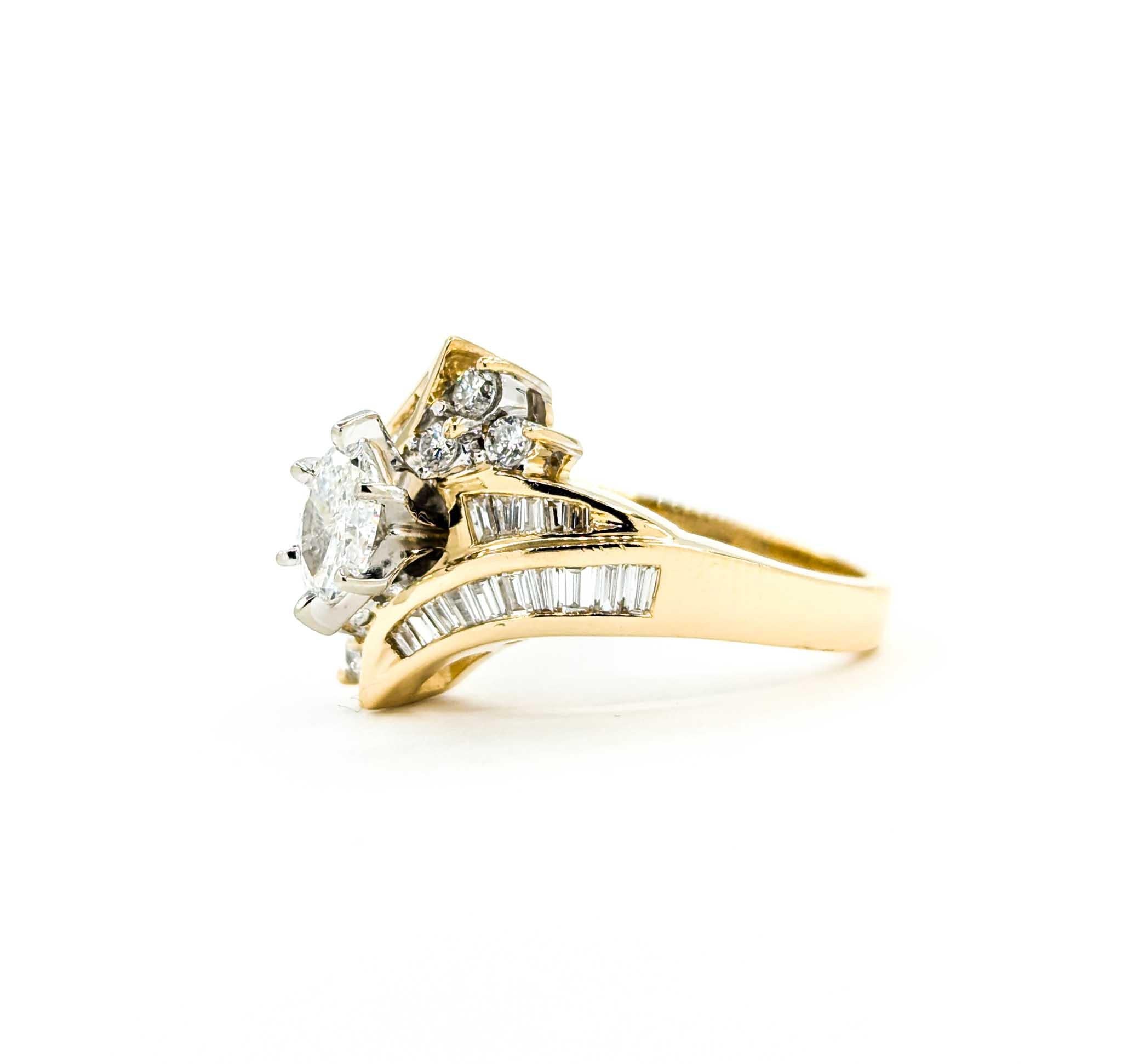 Vintage Marquise & Baguette Diamond Engagment Ring in Yellow Gold For Sale 4