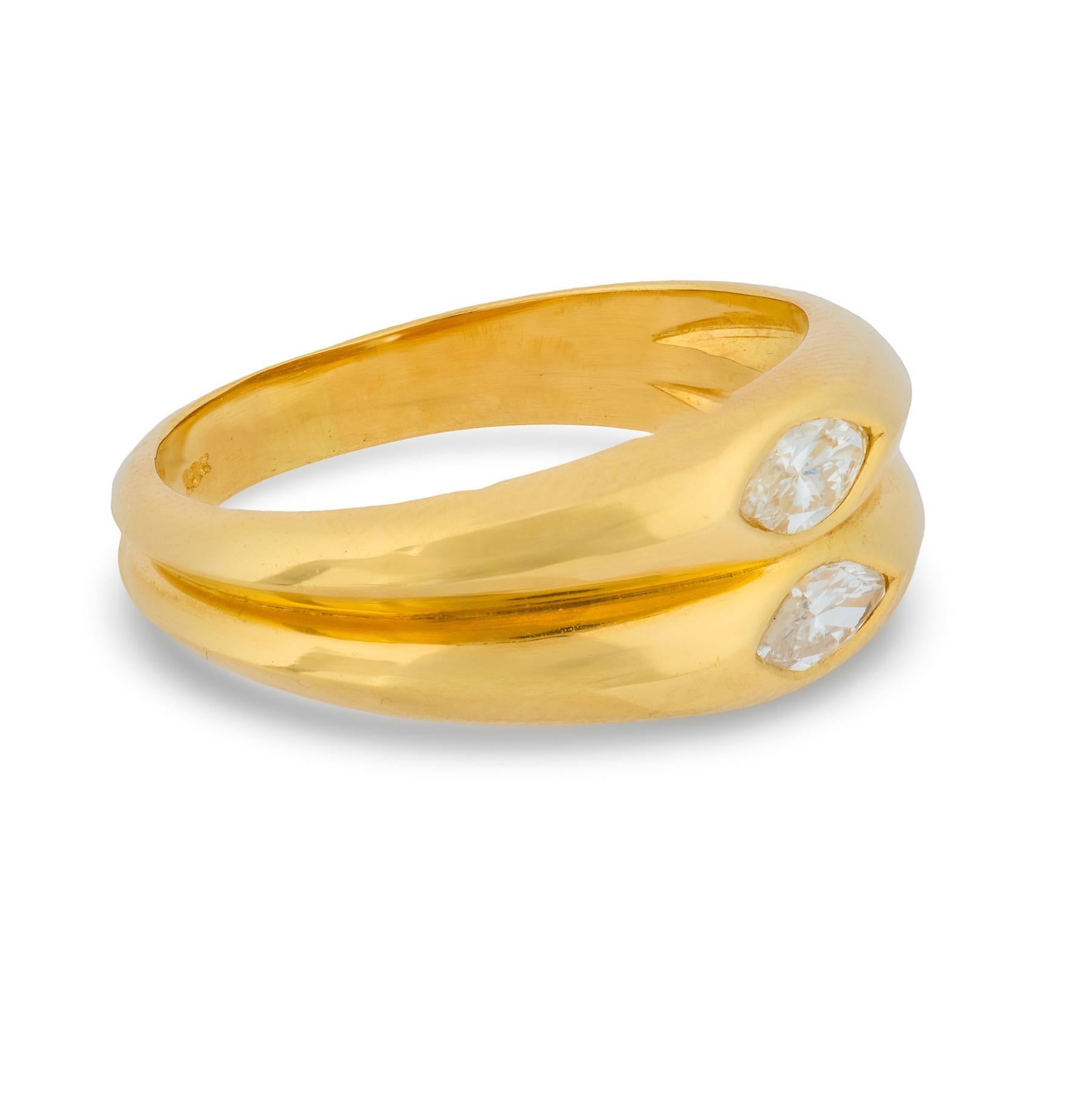 Anillo vintage de dos piedras de oro amarillo de 18k con diamante talla marquesa en Bueno estado para la venta en Beverly Hills, CA