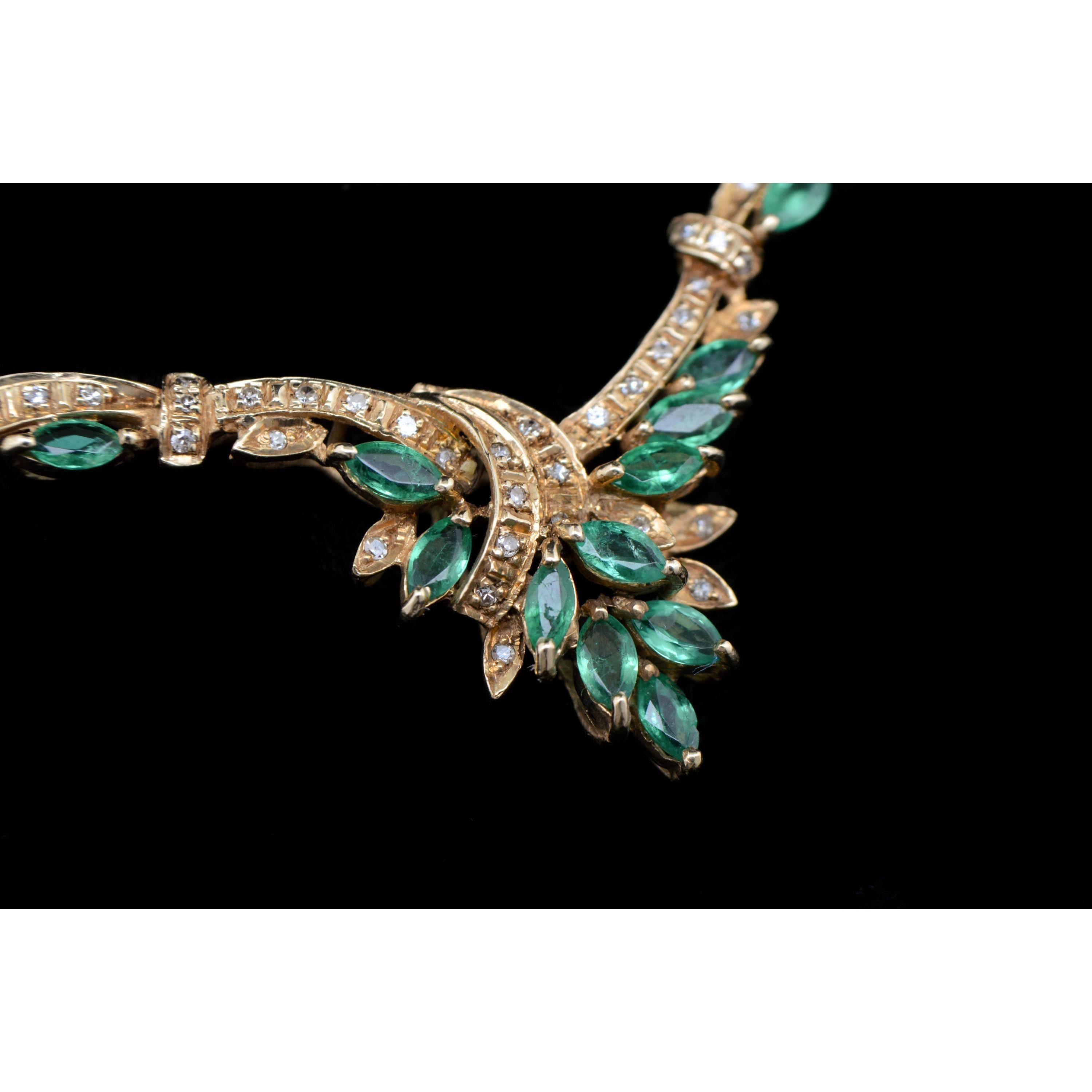 Vintage Marquise Cut Emerald Diamonds Necklace, 18K Gold In New Condition For Sale In Orlando, Florida