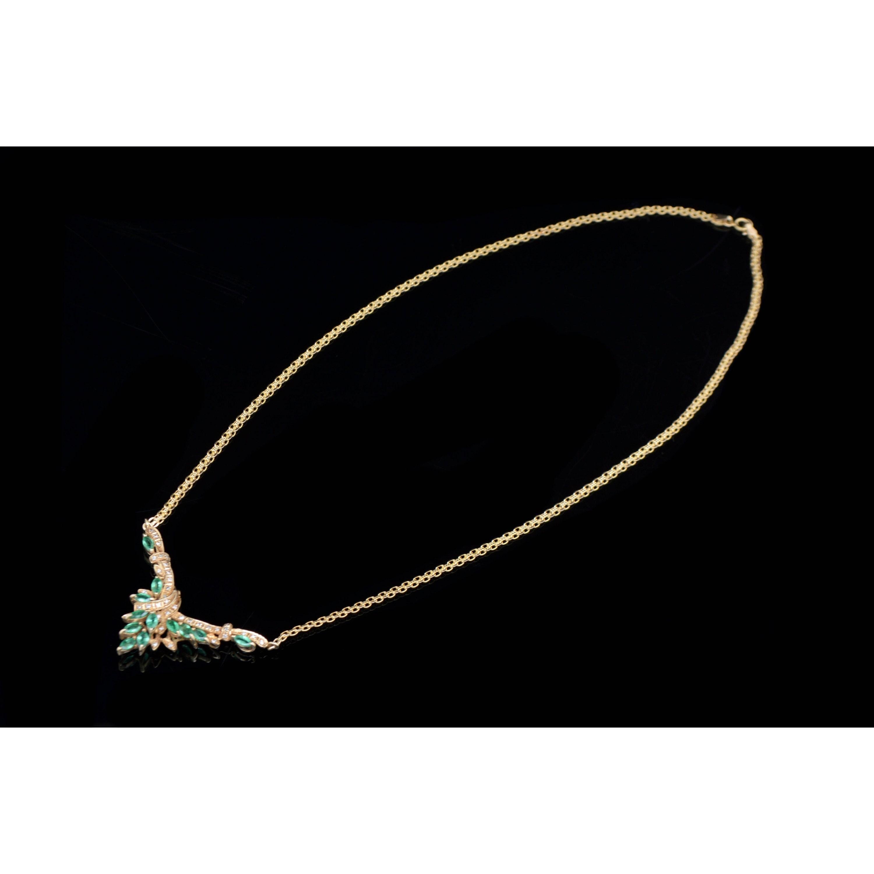 Vintage Marquise Cut Emerald Diamonds Necklace, 18K Gold For Sale 1
