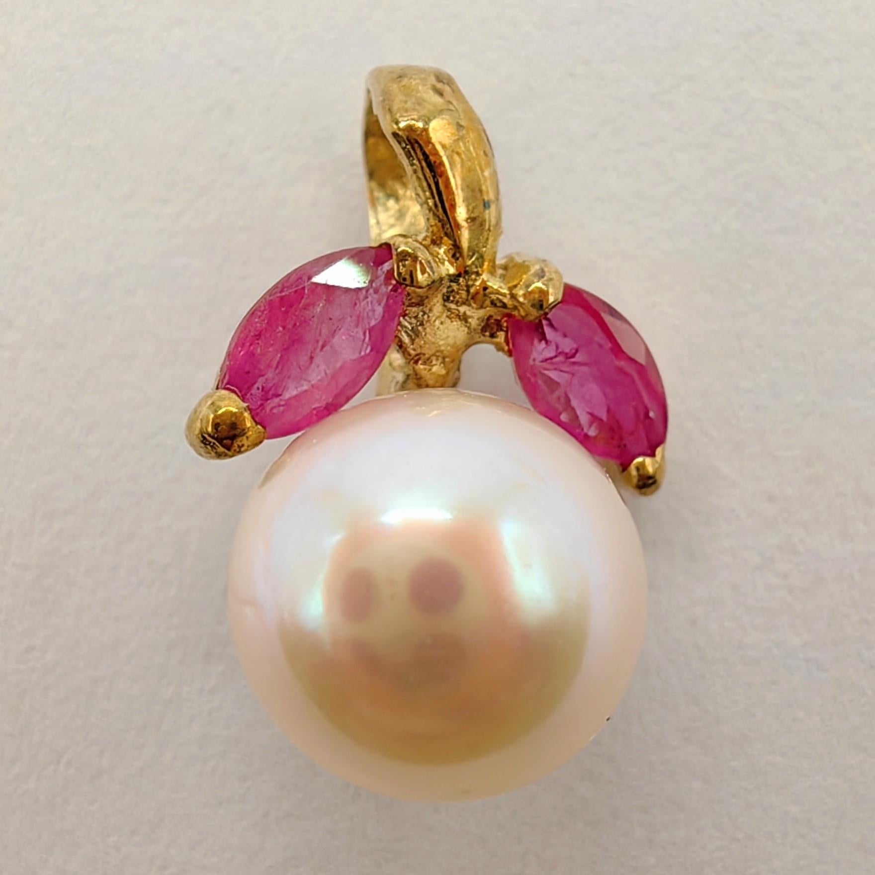 Vintage Marquise Cut Rubies & Pearl Necklace Pendant in 14K Yellow Gold In New Condition For Sale In Wan Chai District, HK